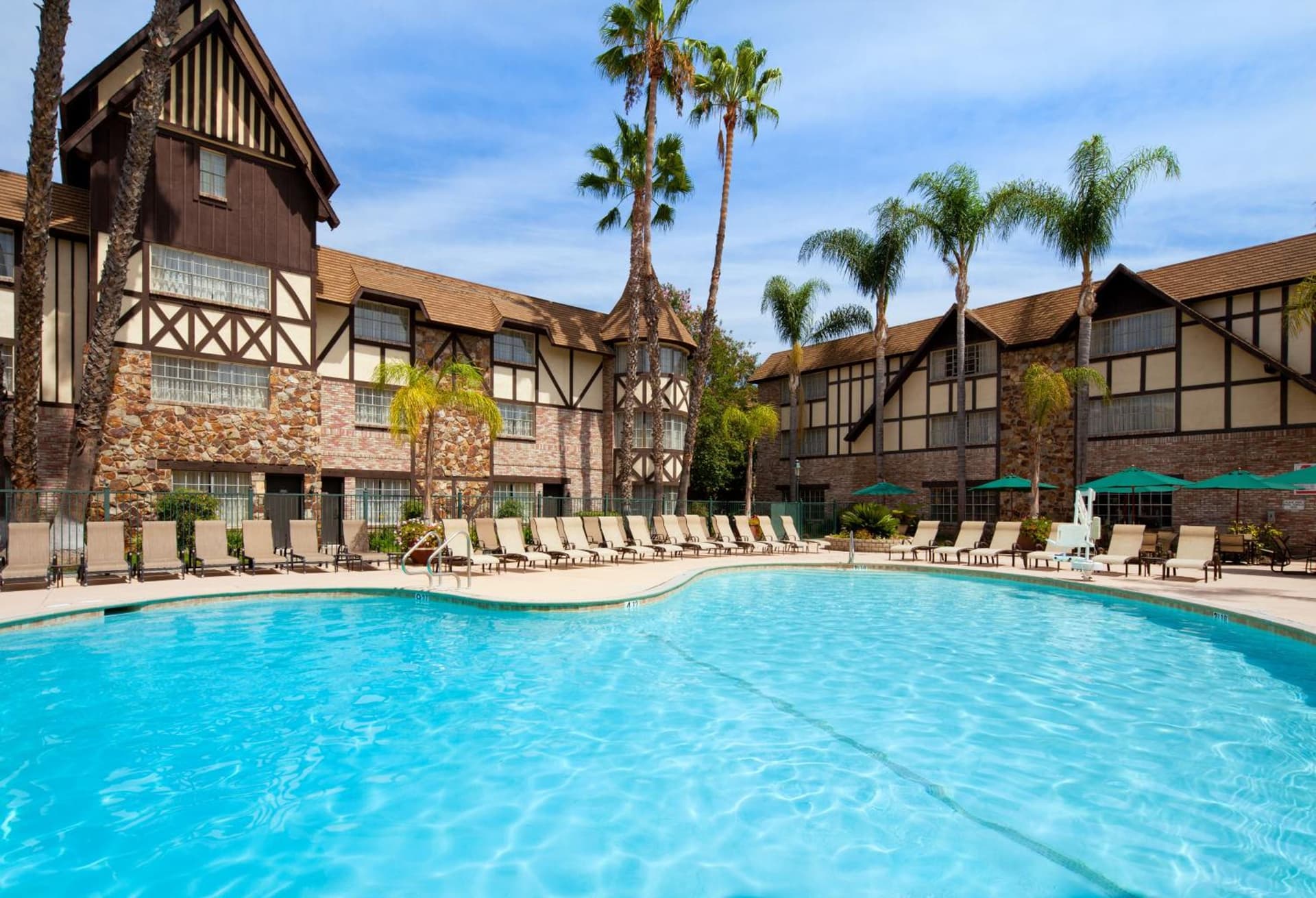 Anaheim Majestic Garden Hotel gallery photo in Anaheim, CA — image 73
