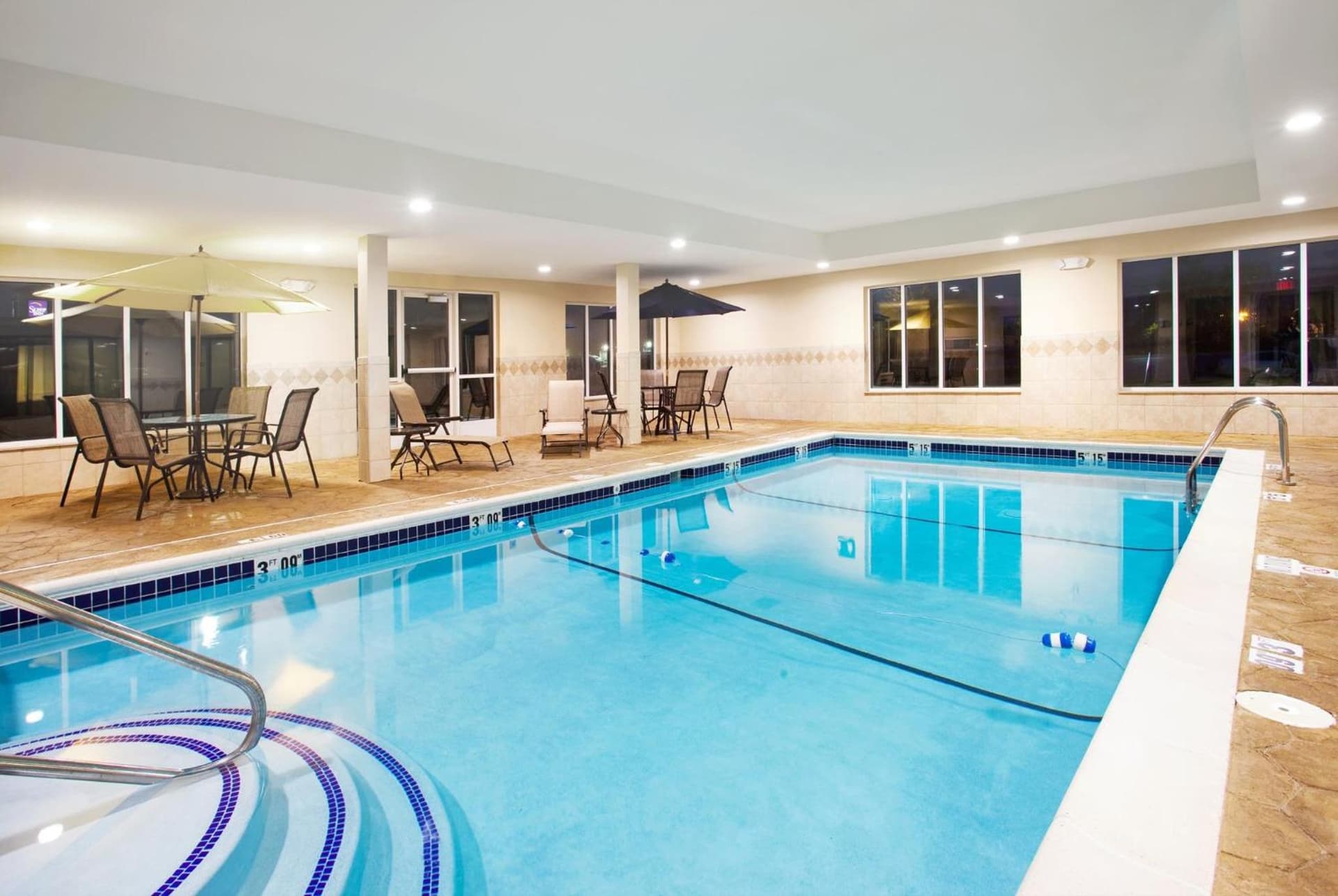 Holiday Inn Express Hotel & Suites Chicago South Lansing by IHG gallery photo in Lansing, IL — image 33
