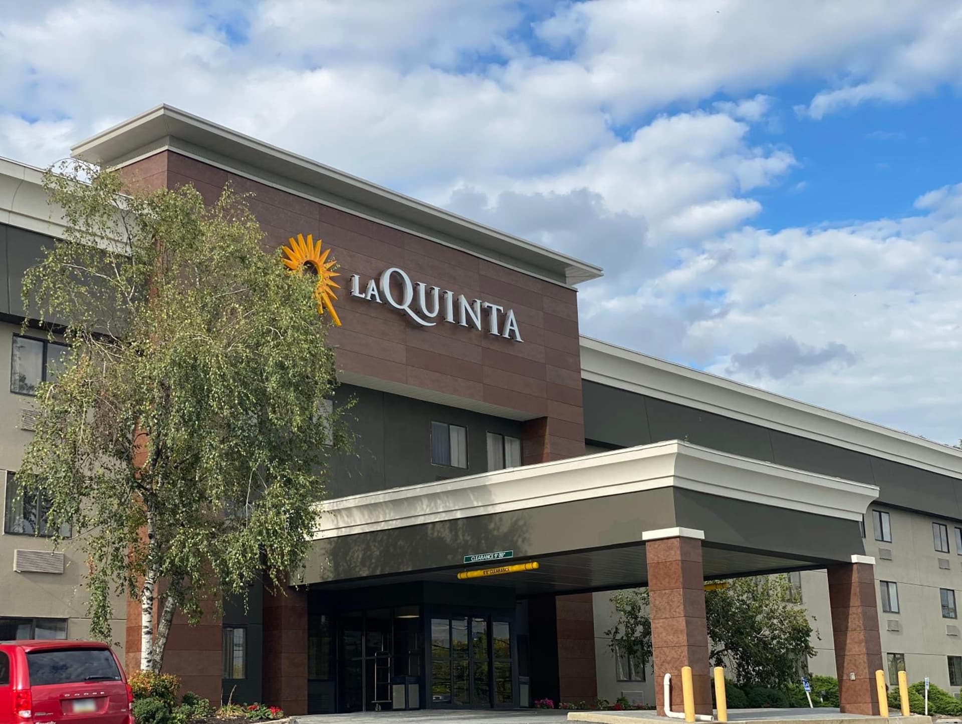 La Quinta by Wyndham Harrisburg Airport Hershey interior in Harrisburg, PA — gallery photo 2