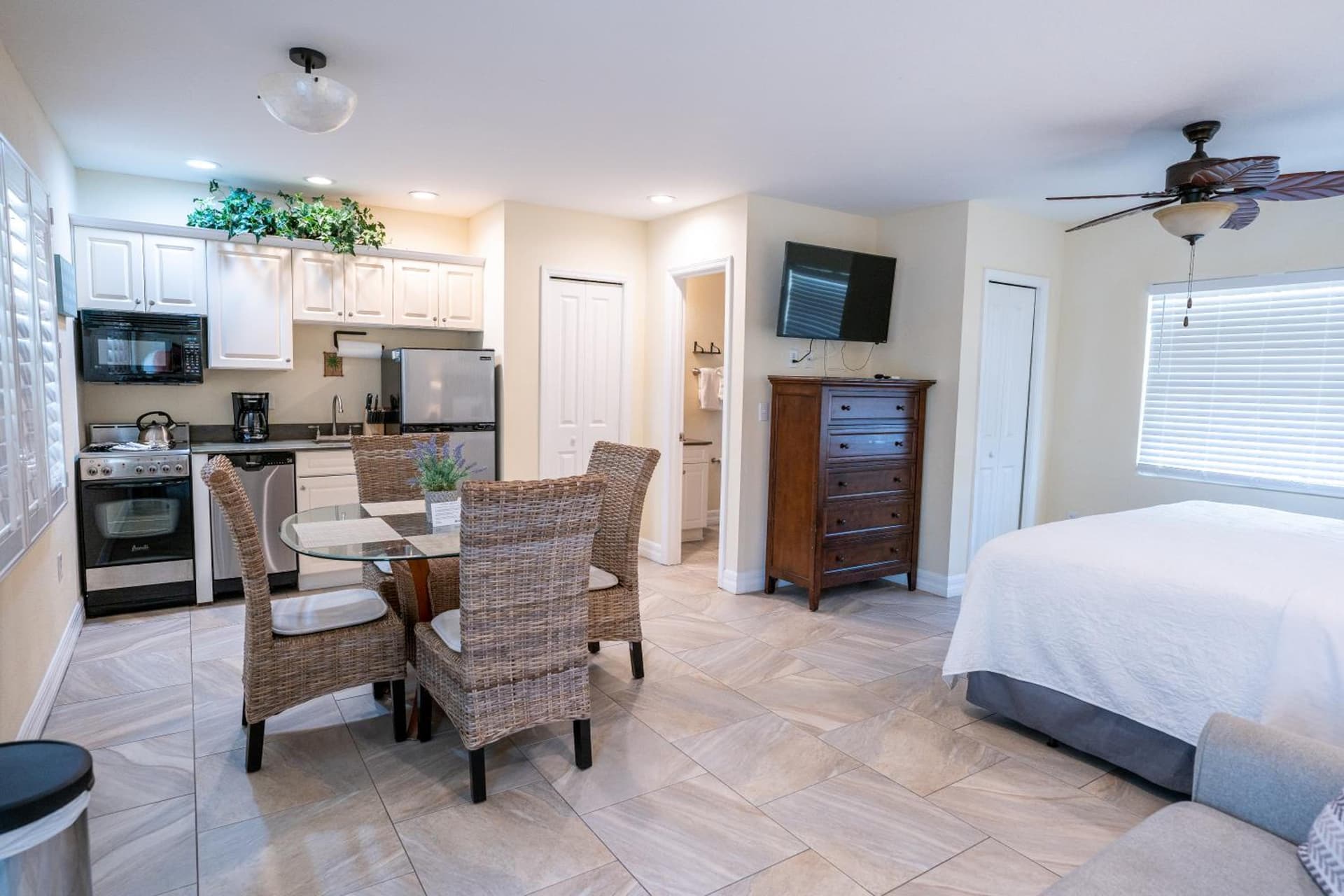 The Capri at Siesta property views in Siesta Key, FL — gallery photo 3