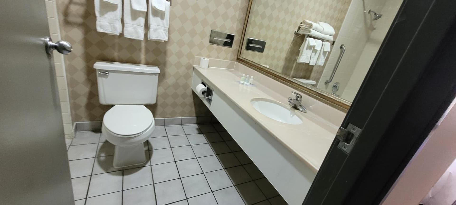 Quality Inn & Suites Columbia I-70 gallery photo in Columbia, MO — image 25