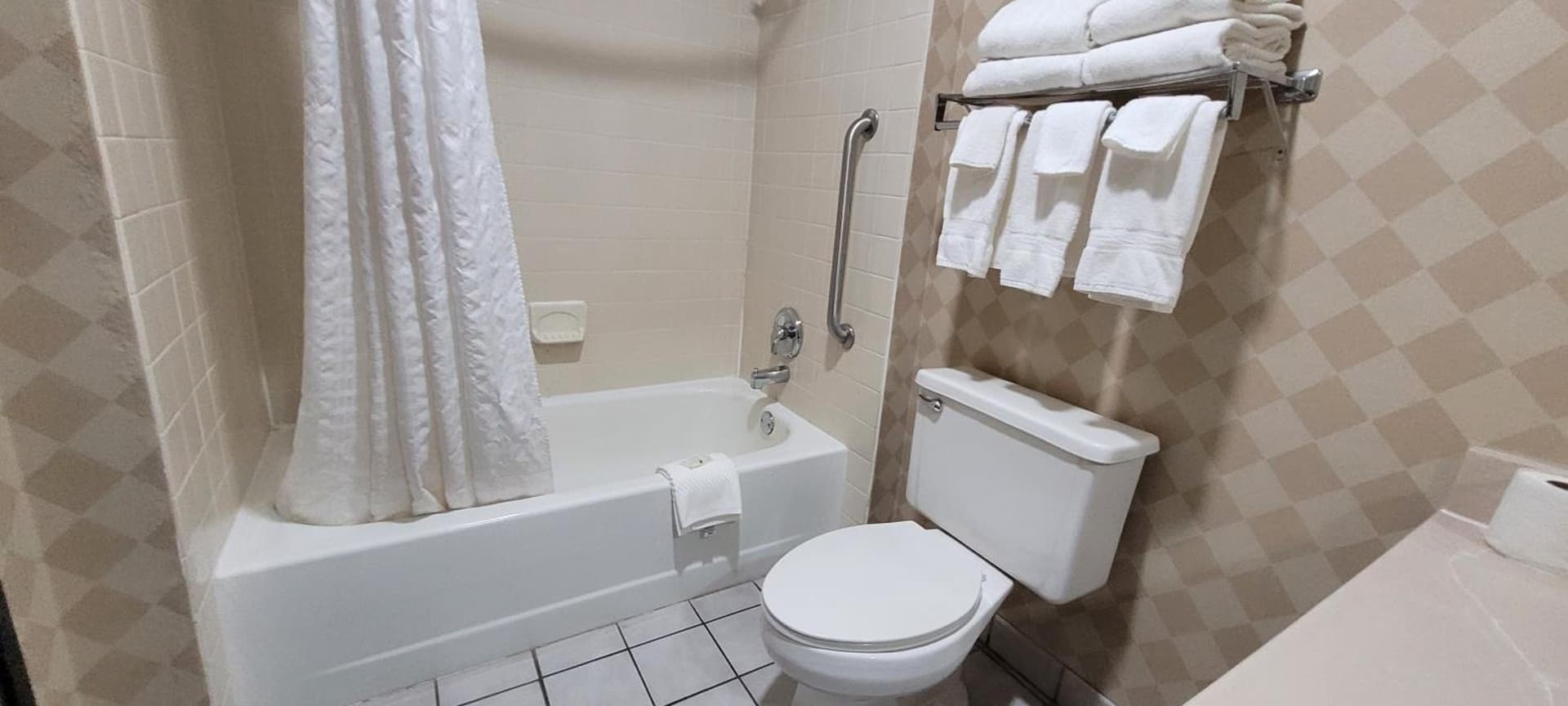 Quality Inn & Suites Columbia I-70 gallery photo in Columbia, MO — image 30
