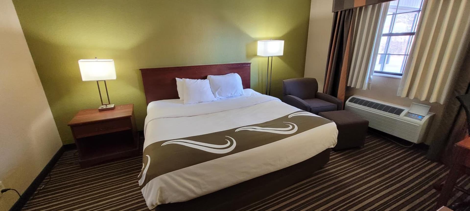 Quality Inn & Suites Columbia I-70 interior in Columbia, MO — gallery photo 2