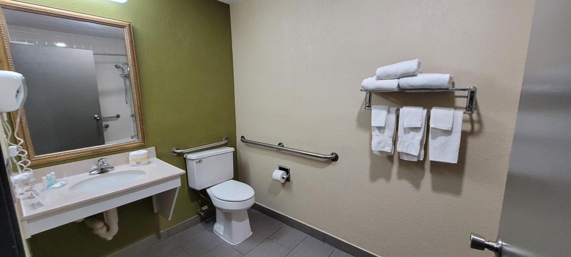 Quality Inn & Suites Columbia I-70 gallery photo in Columbia, MO — image 12