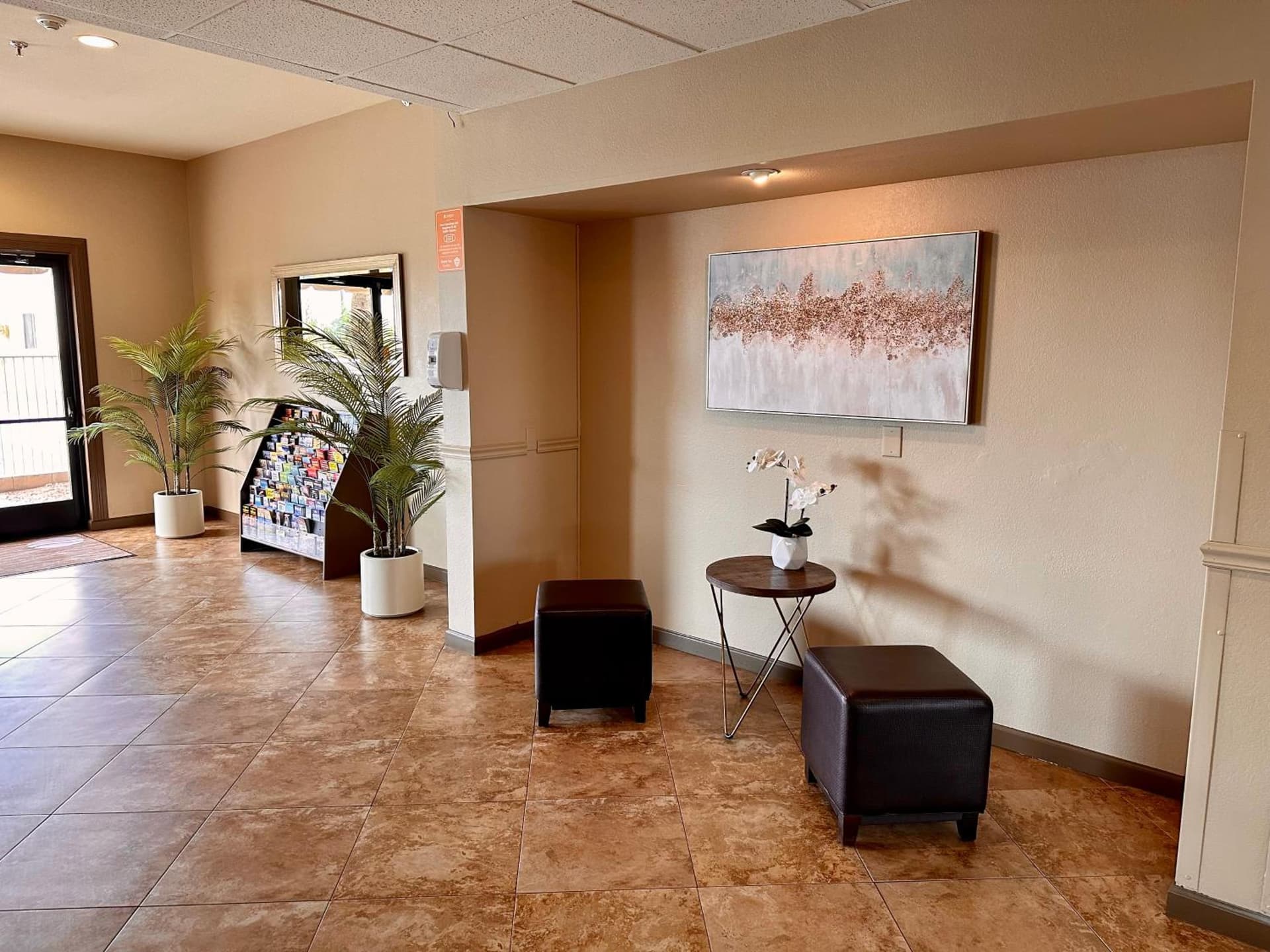 Comfort Inn Phoenix Central City property views in Phoenix, AZ — gallery photo 3