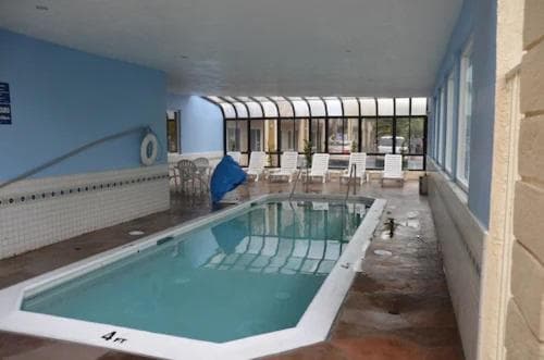 Beachside Inn interior in Anaheim, CA — gallery photo 2