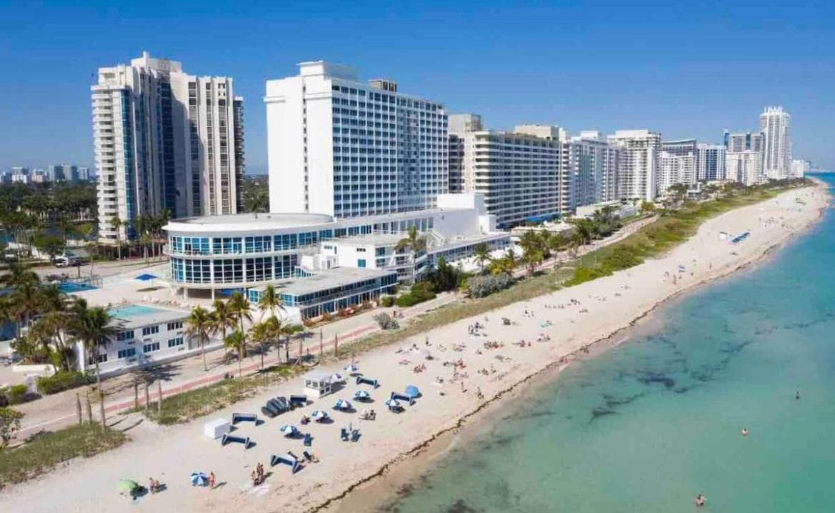 7th Miami Beach Ocean View Free Parking featured exterior or lobby in Miami Beach, FL — similar hotel
