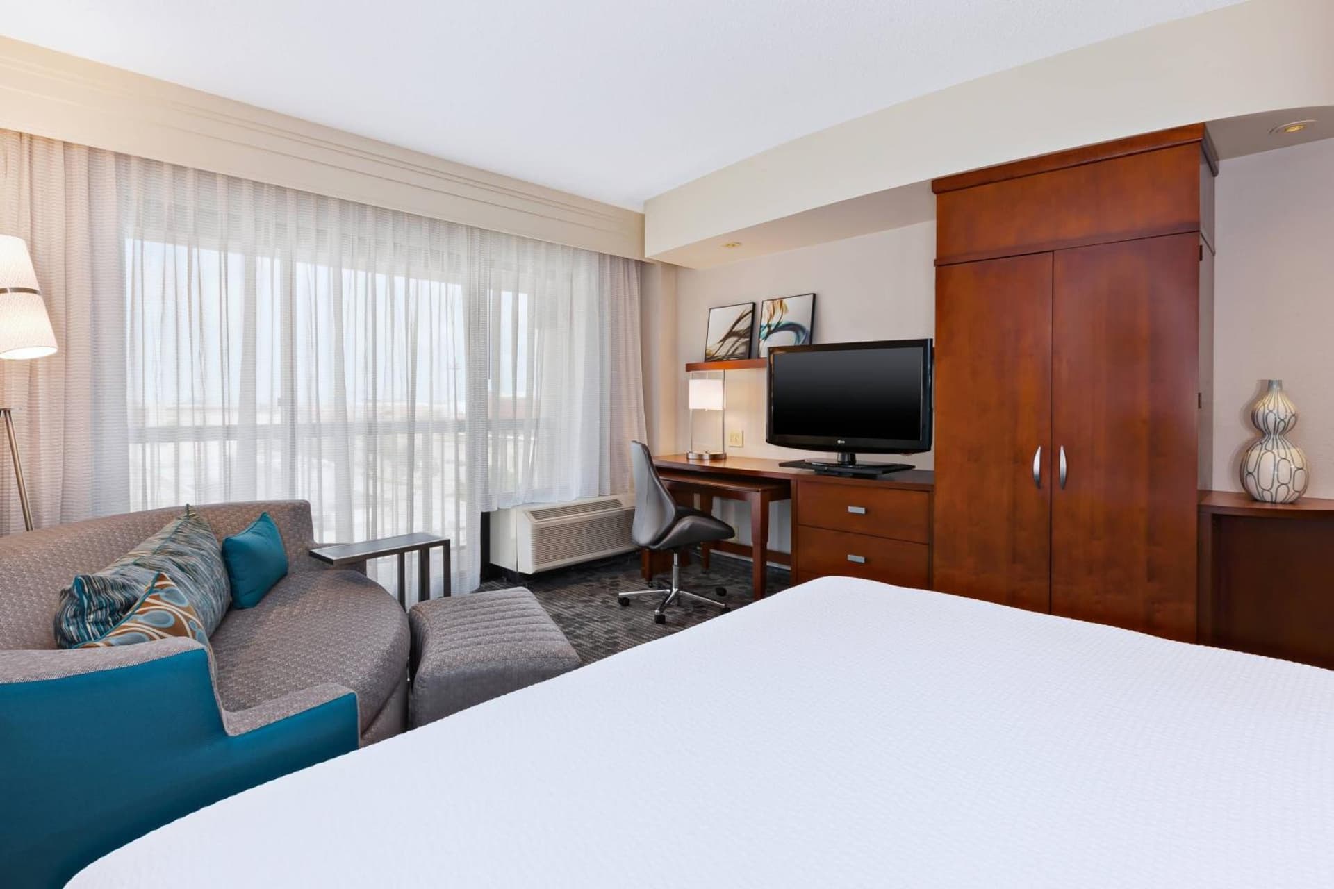 Courtyard by Marriott Oklahoma City Downtown gallery photo in Oklahoma City, OK — image 42