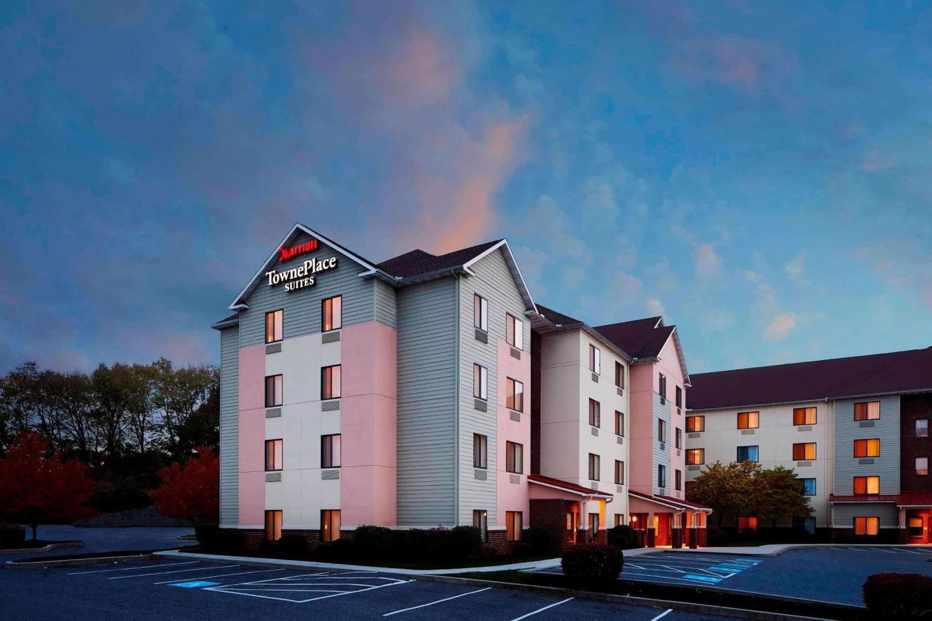 TownePlace Suites by Marriott Harrisburg Hershey interior in Harrisburg, PA — gallery photo 2