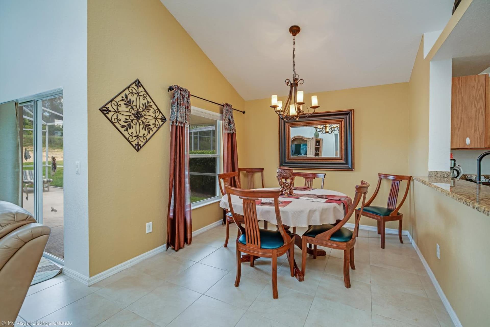 Highlands Reserve - 4 Bed 2,5 Baths VILLA interior in Davenport, FL — gallery photo 2