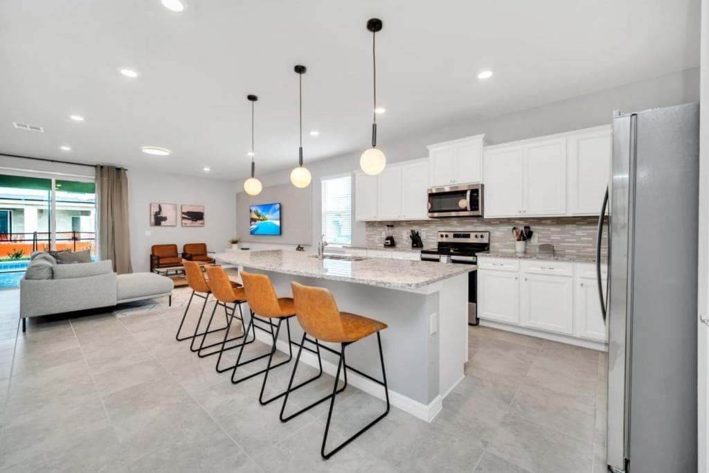 Windsor Island - 8 Bed 6 Baths VILLA property views in Kissimmee, FL — gallery photo 3