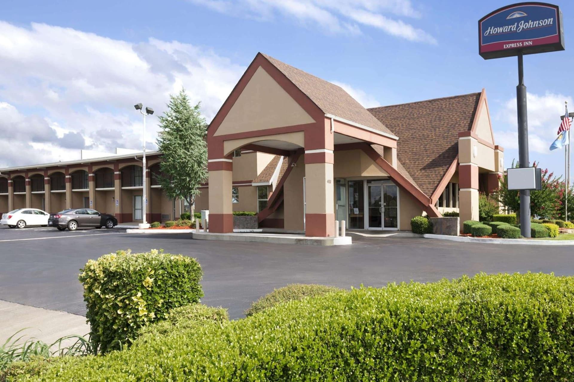 Howard Johnson by Wyndham Oklahoma City OKC Airport, Fairgrounds, I40 exterior or lobby in Oklahoma City, OK — main listing photo