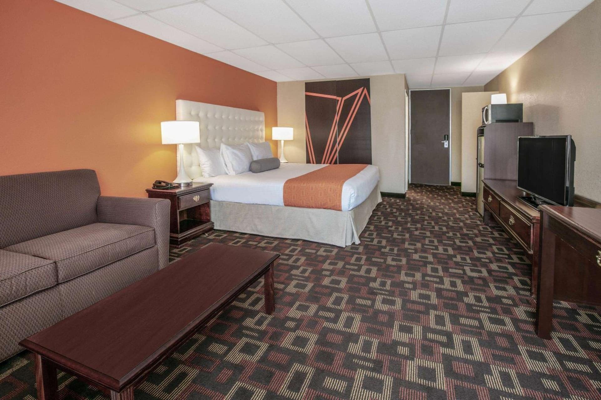 Howard Johnson by Wyndham Oklahoma City OKC Airport, Fairgrounds, I40 gallery photo in Oklahoma City, OK — image 9