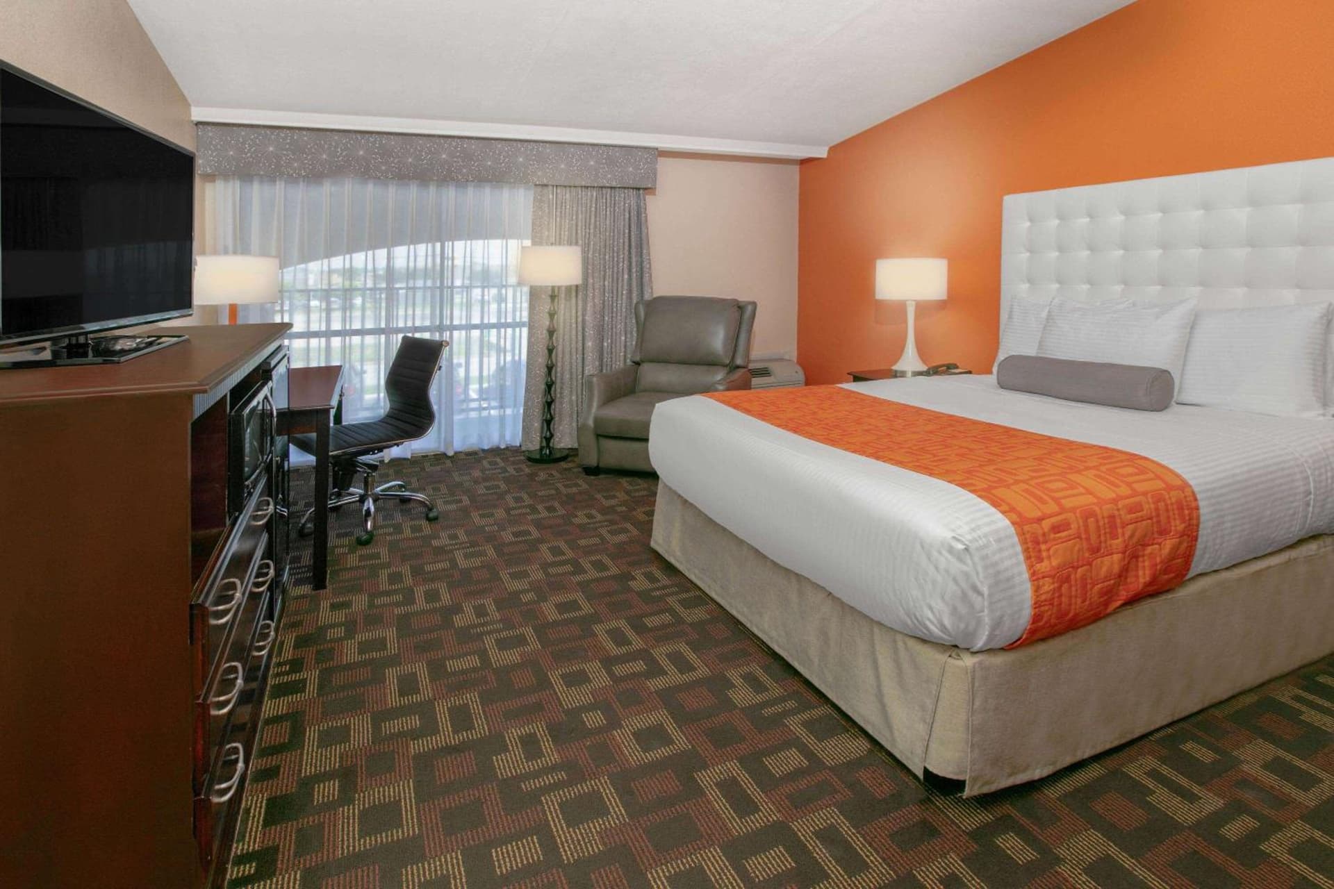 Howard Johnson by Wyndham Oklahoma City OKC Airport, Fairgrounds, I40 gallery photo in Oklahoma City, OK — image 33