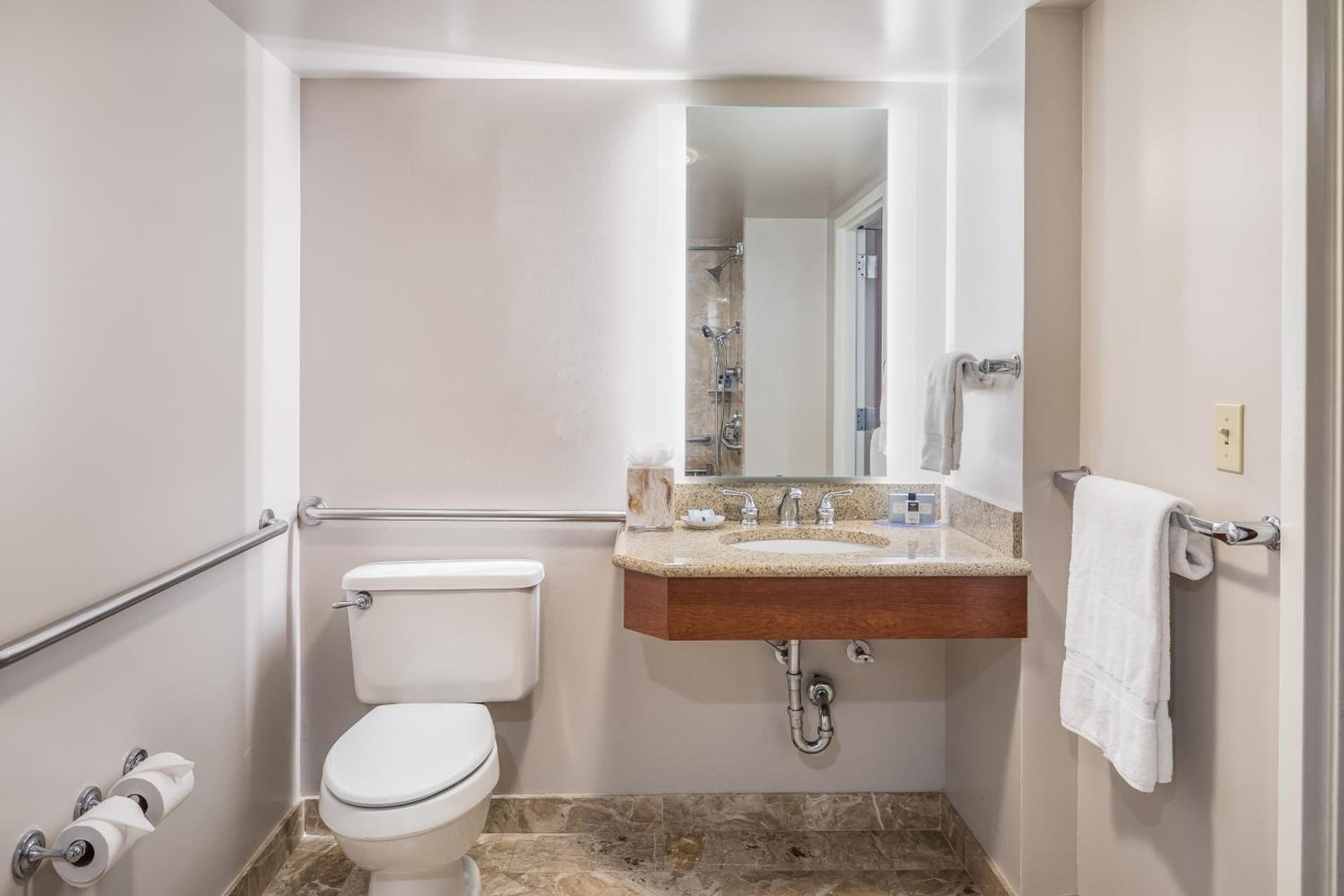 The Atlantic Suites on the Ave gallery photo in Delray Beach, FL — image 34