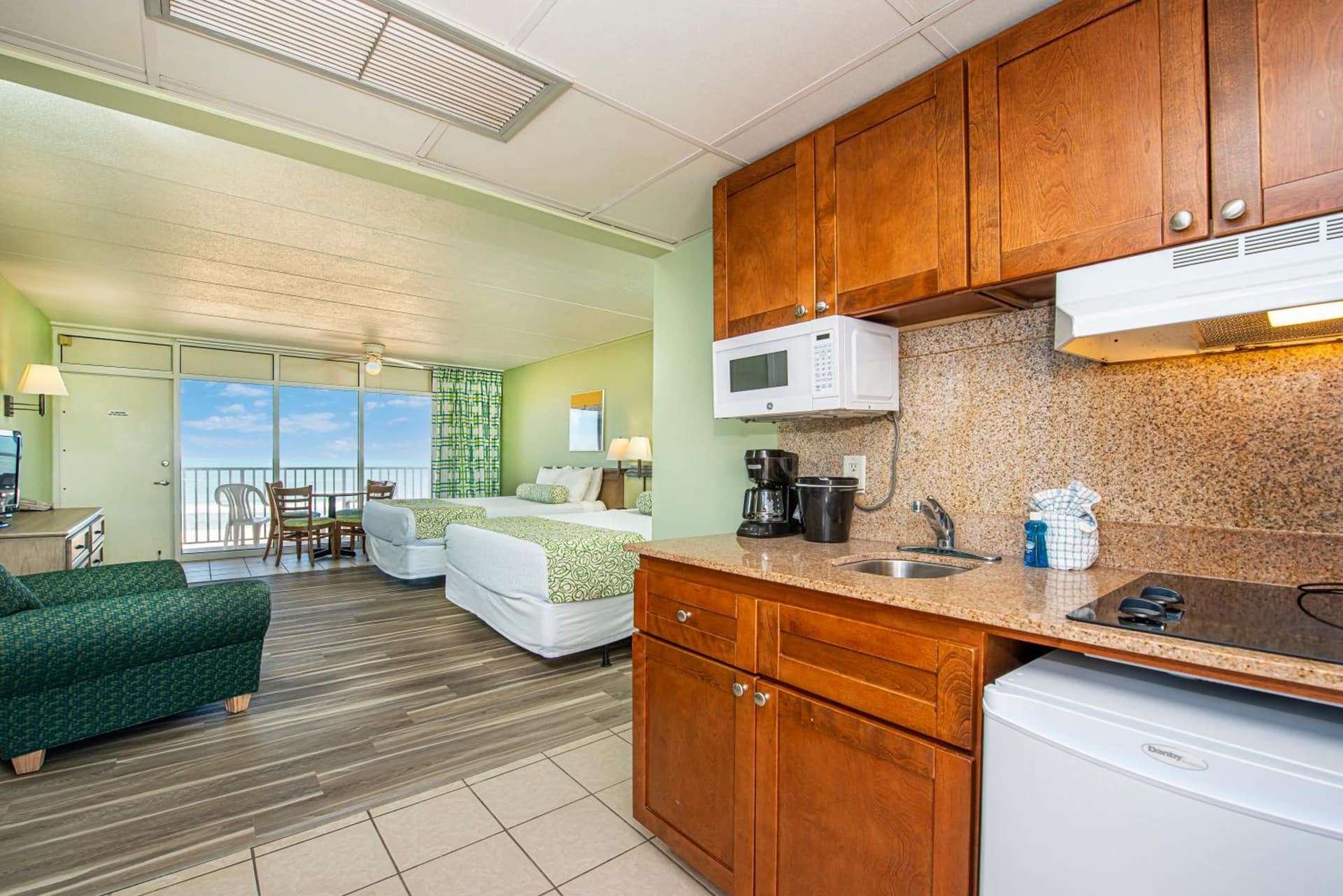 The Schooner Inn property views in Virginia Beach, VA — gallery photo 3