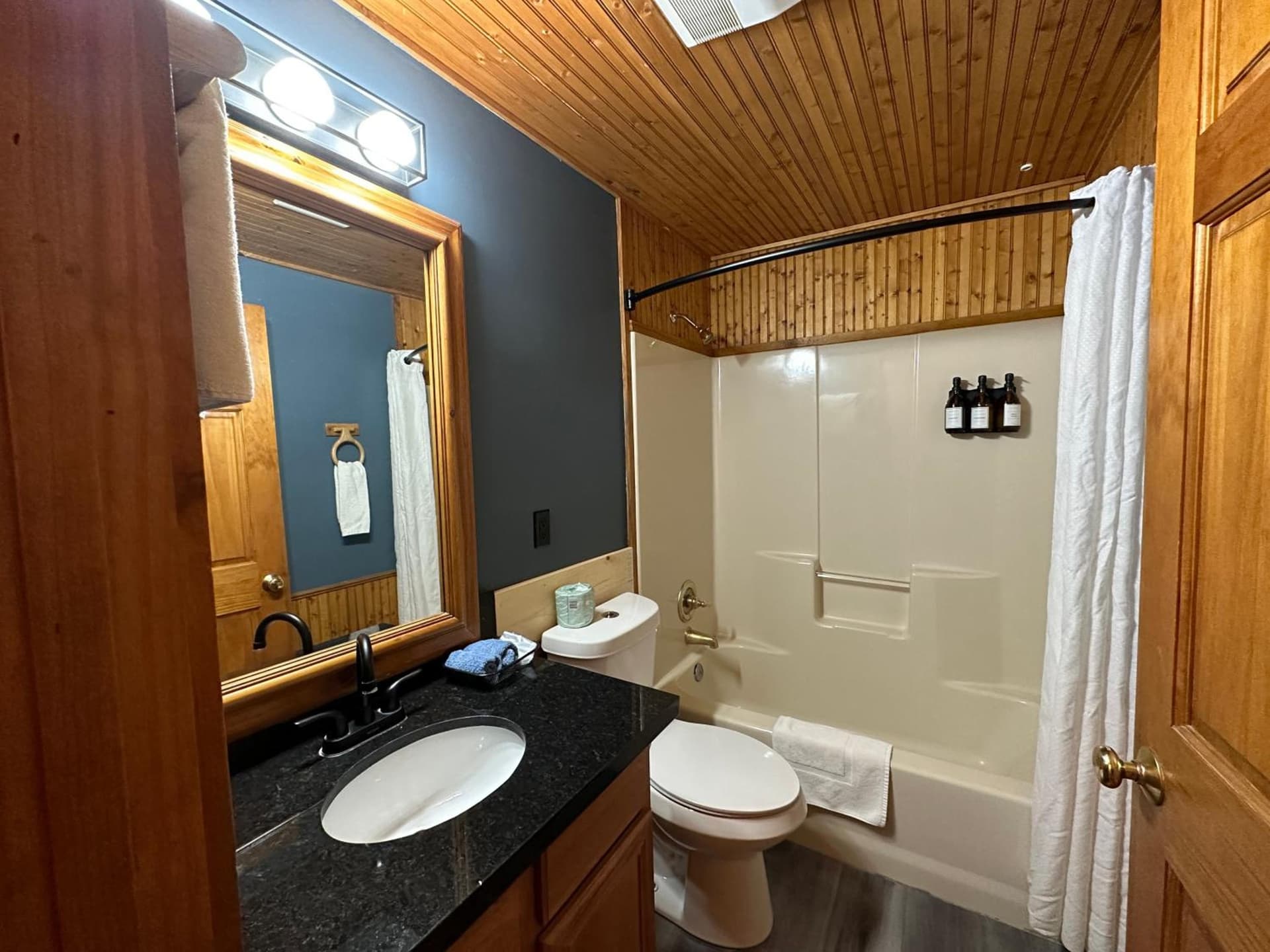 Canyon Lakeview Resort gallery photo in Canyon Lake, TX — image 85