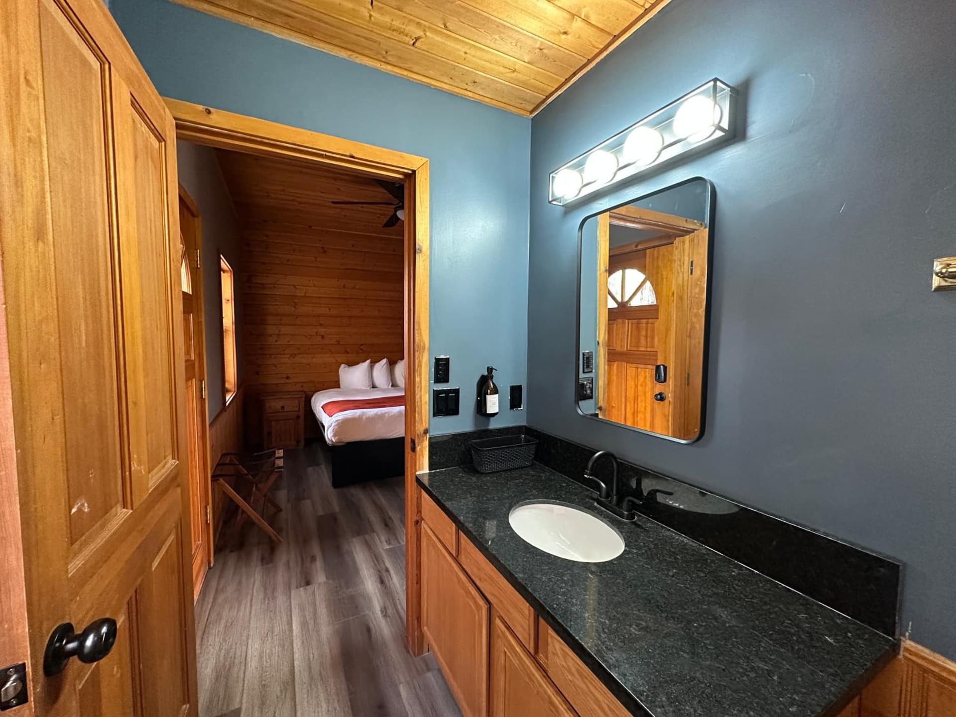 Canyon Lakeview Resort gallery photo in Canyon Lake, TX — image 12