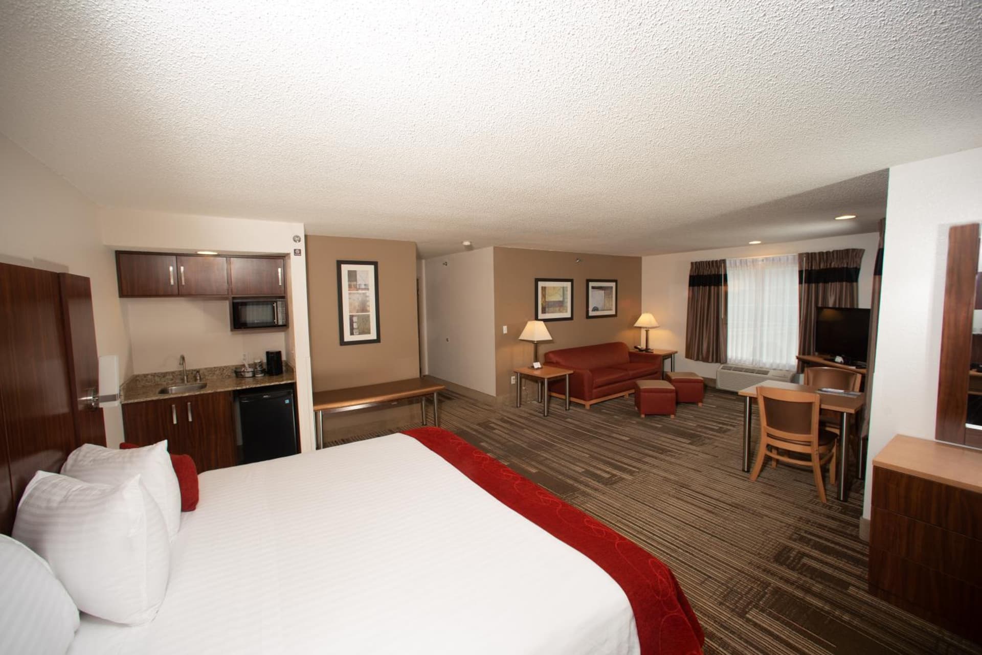 Northfield Inn Suites and Conference Center interior in Springfield, IL — gallery photo 2