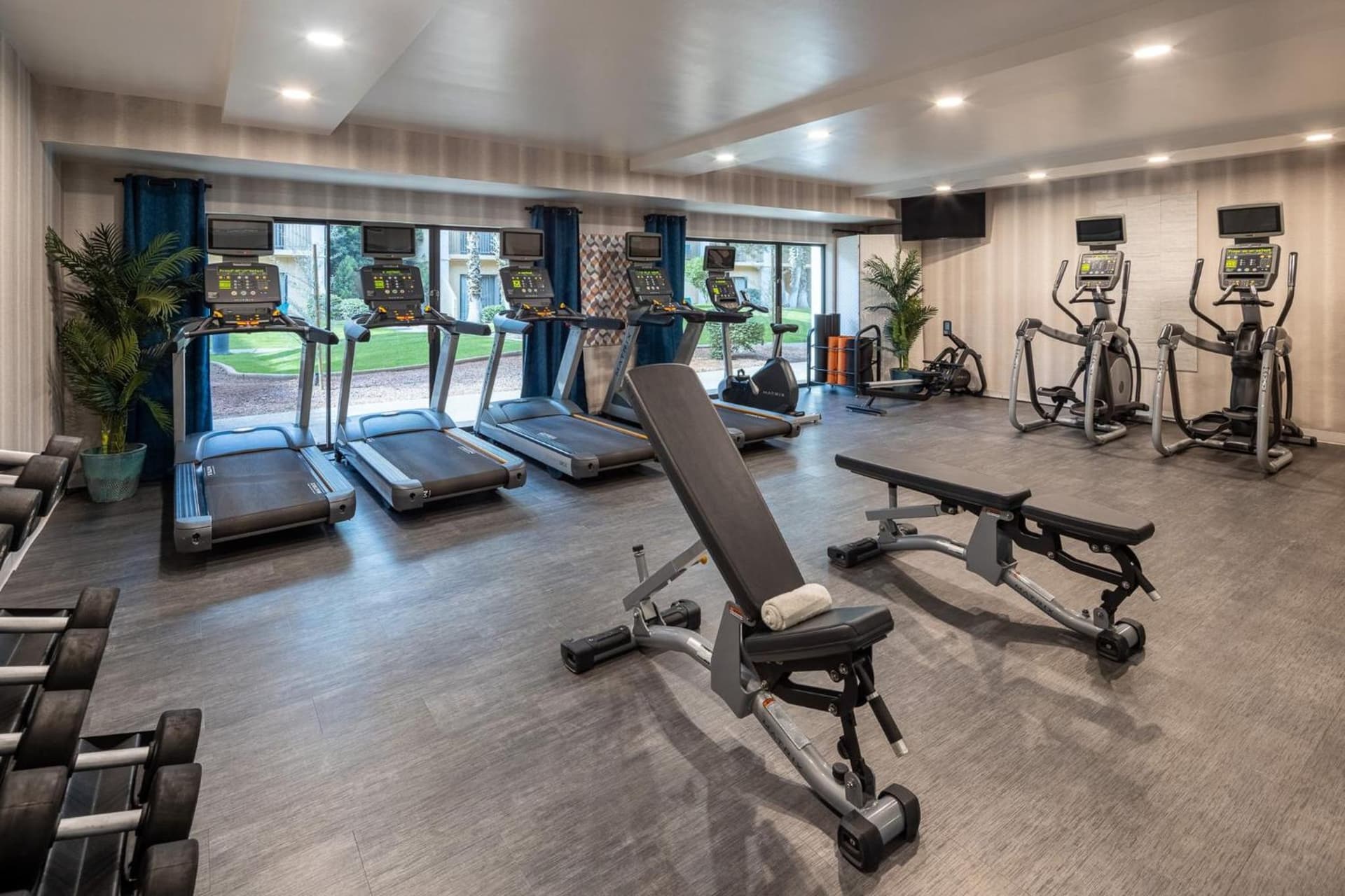 Crowne Plaza Phoenix - Chandler Golf Resort by IHG gallery photo in Chandler, AZ — image 96