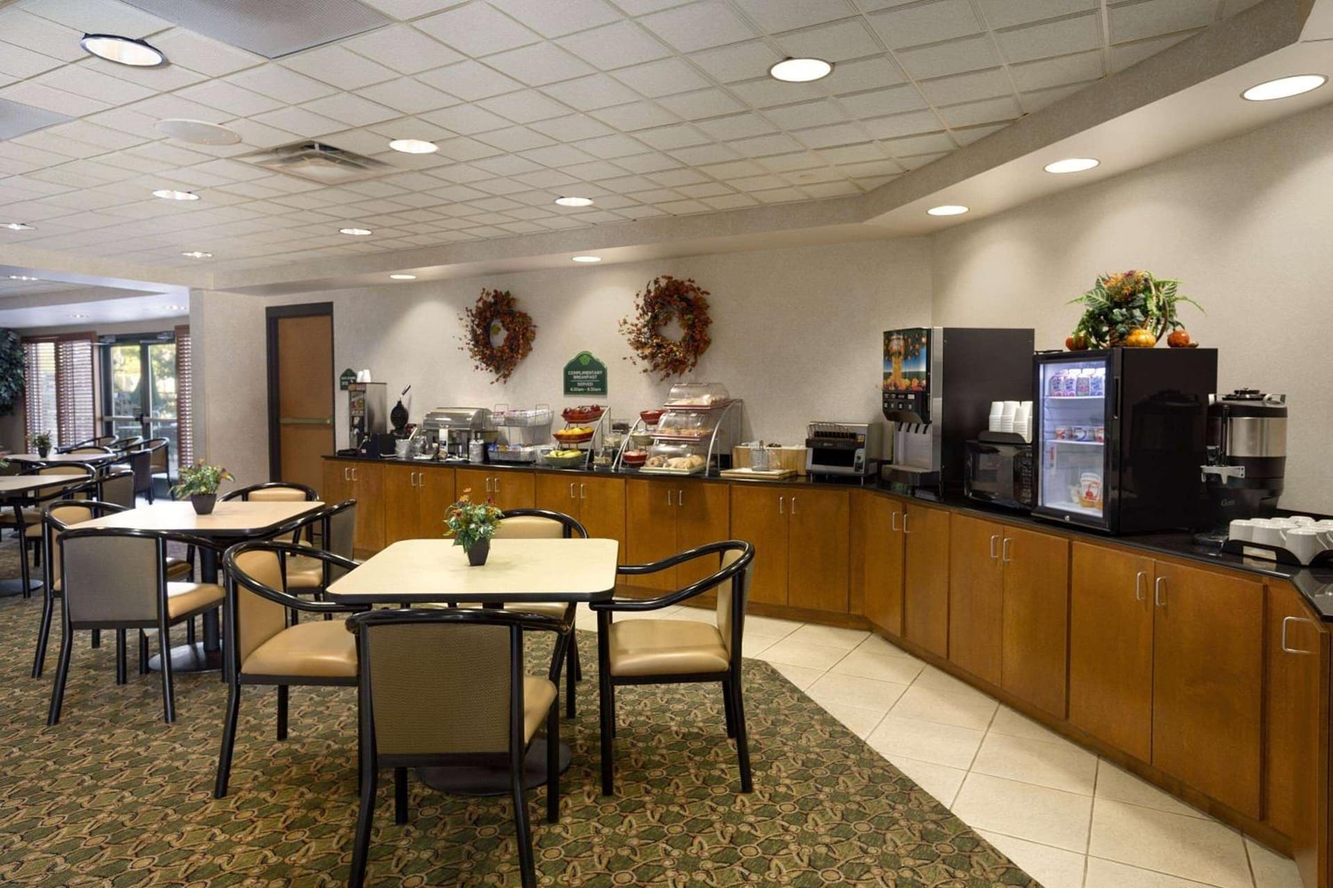 Wingate by Wyndham Little Rock interior in Little Rock, AR — gallery photo 2