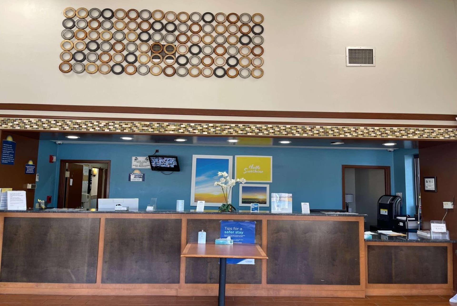 Days Inn by Wyndham Fayetteville-South/I-95 Exit 49 interior in Fayetteville, NC — gallery photo 2