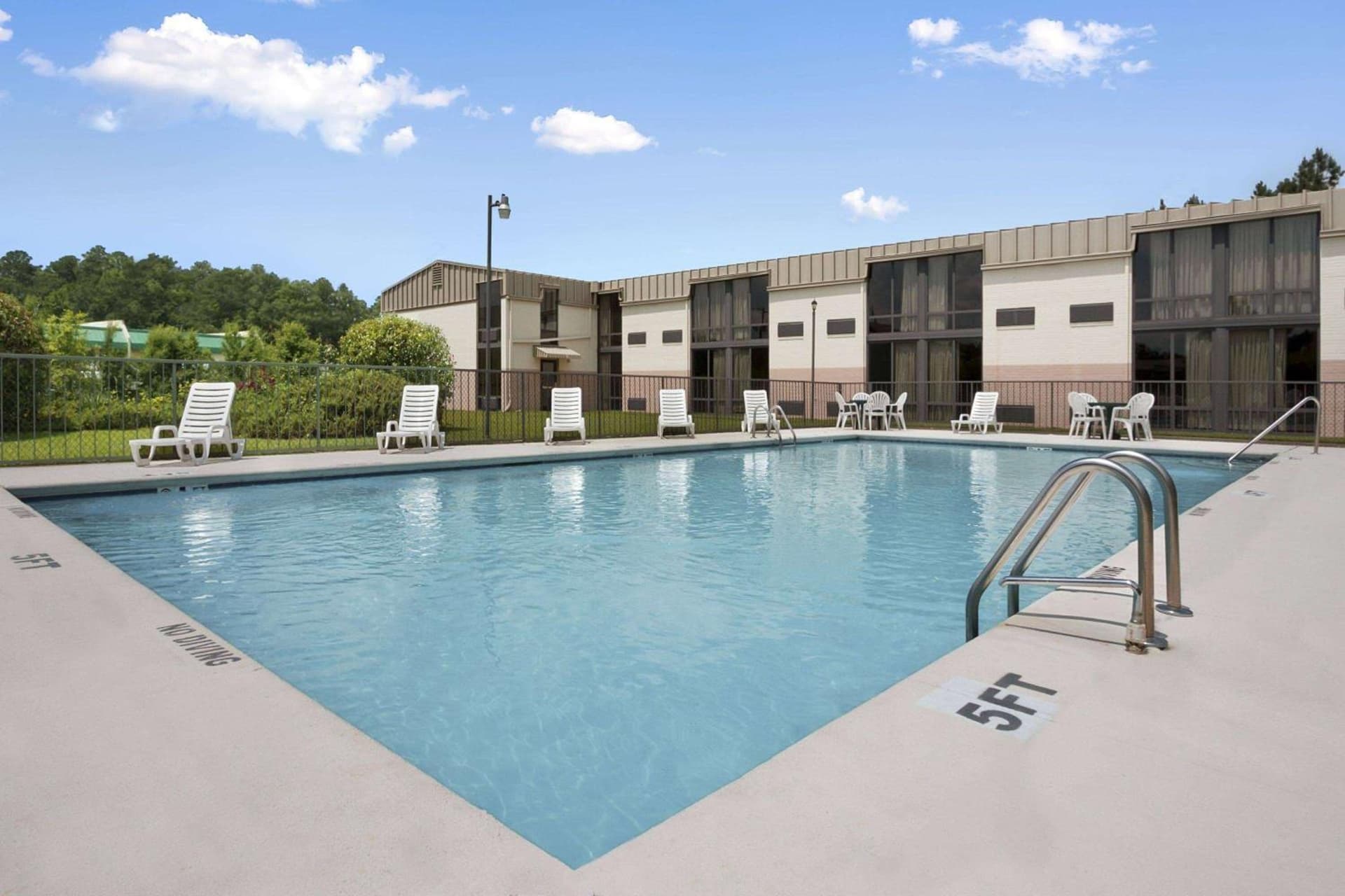 Days Inn by Wyndham Fayetteville-South/I-95 Exit 49 property views in Fayetteville, NC — gallery photo 3