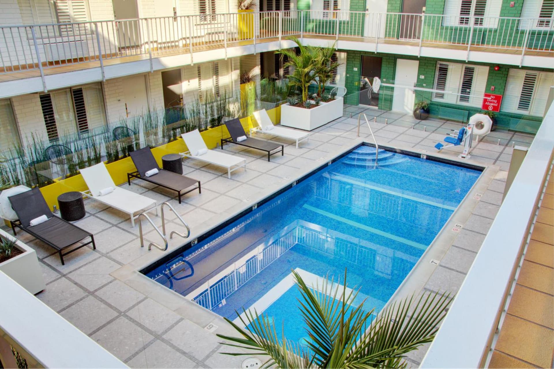The Hollywood Franklin Hotel near Universal Studios property views in Los Angeles, CA — gallery photo 3