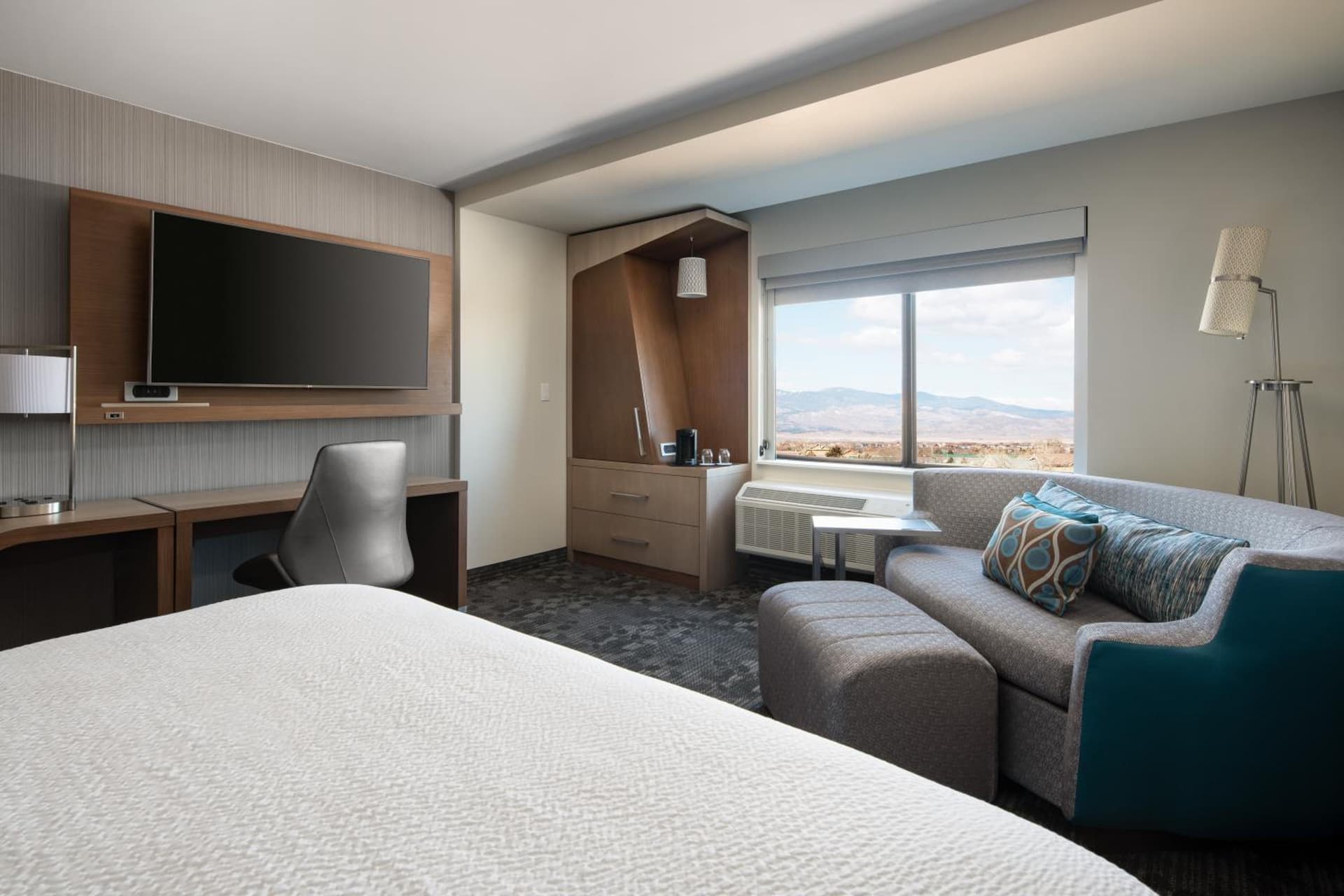 Courtyard by Marriott Loveland Fort Collins interior in Loveland, CO — gallery photo 2