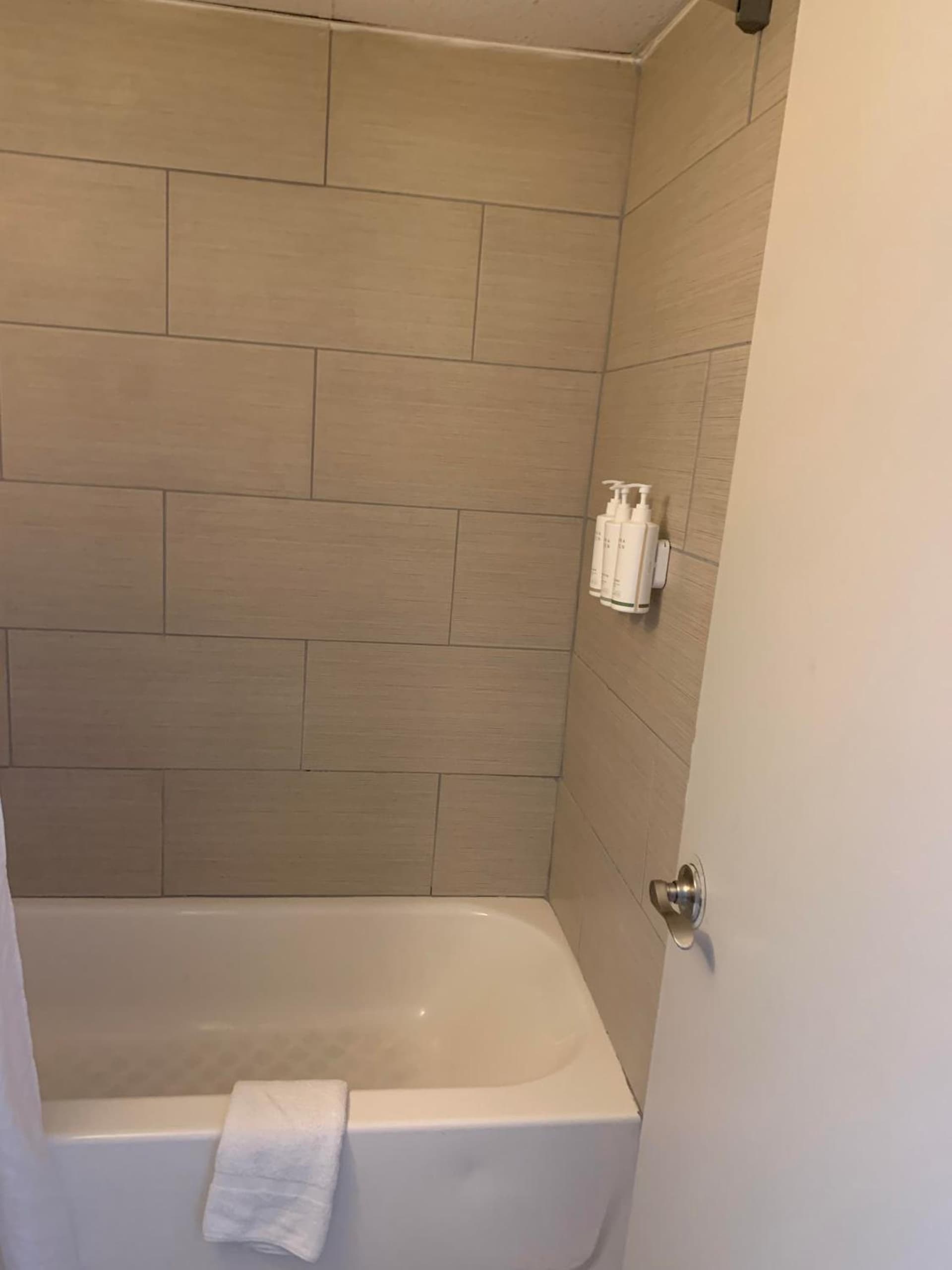 Days Inn by Wyndham Louisville Airport Fair and Expo Center gallery photo in Louisville, KY — image 19