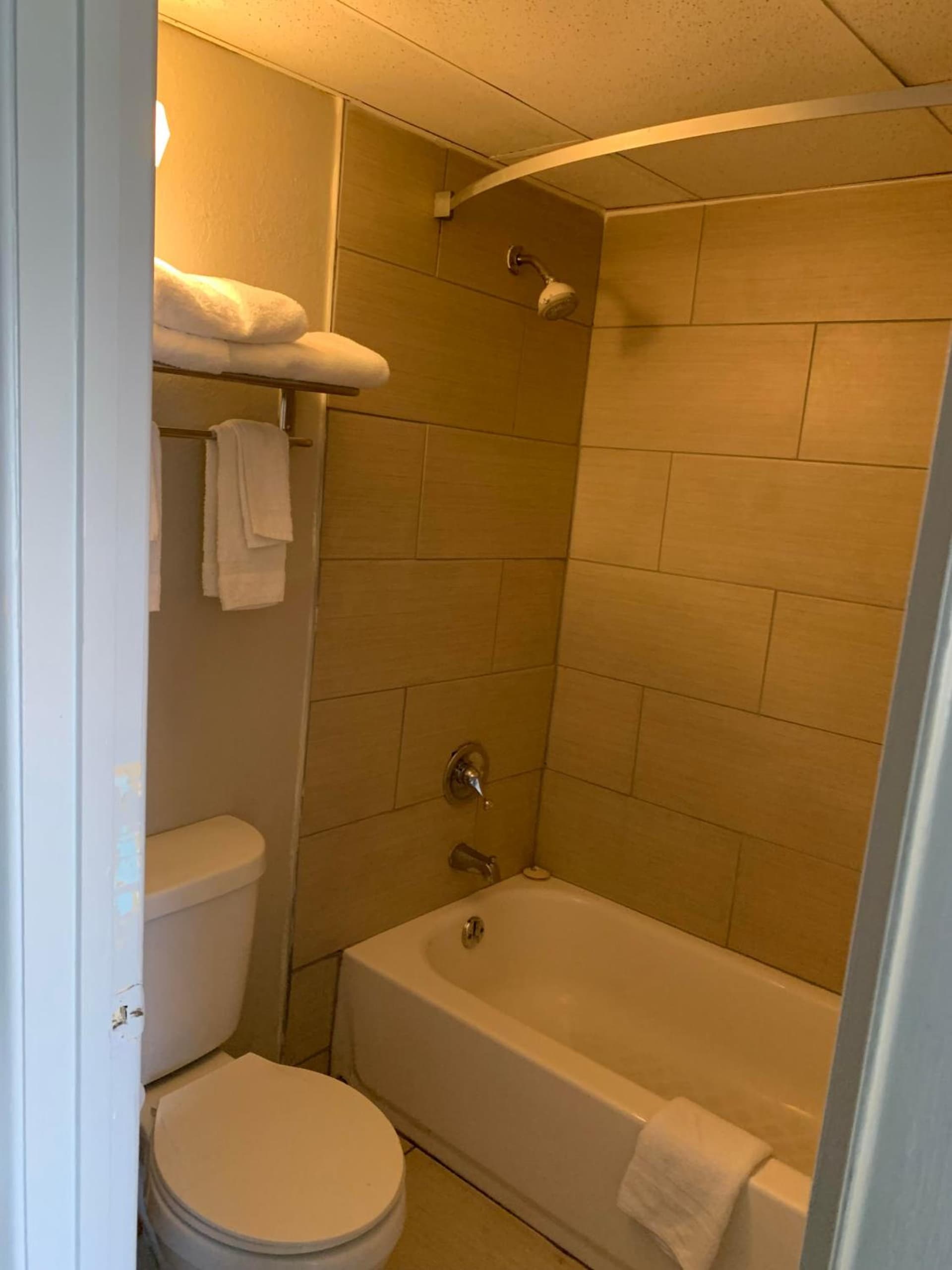 Days Inn by Wyndham Louisville Airport Fair and Expo Center gallery photo in Louisville, KY — image 22