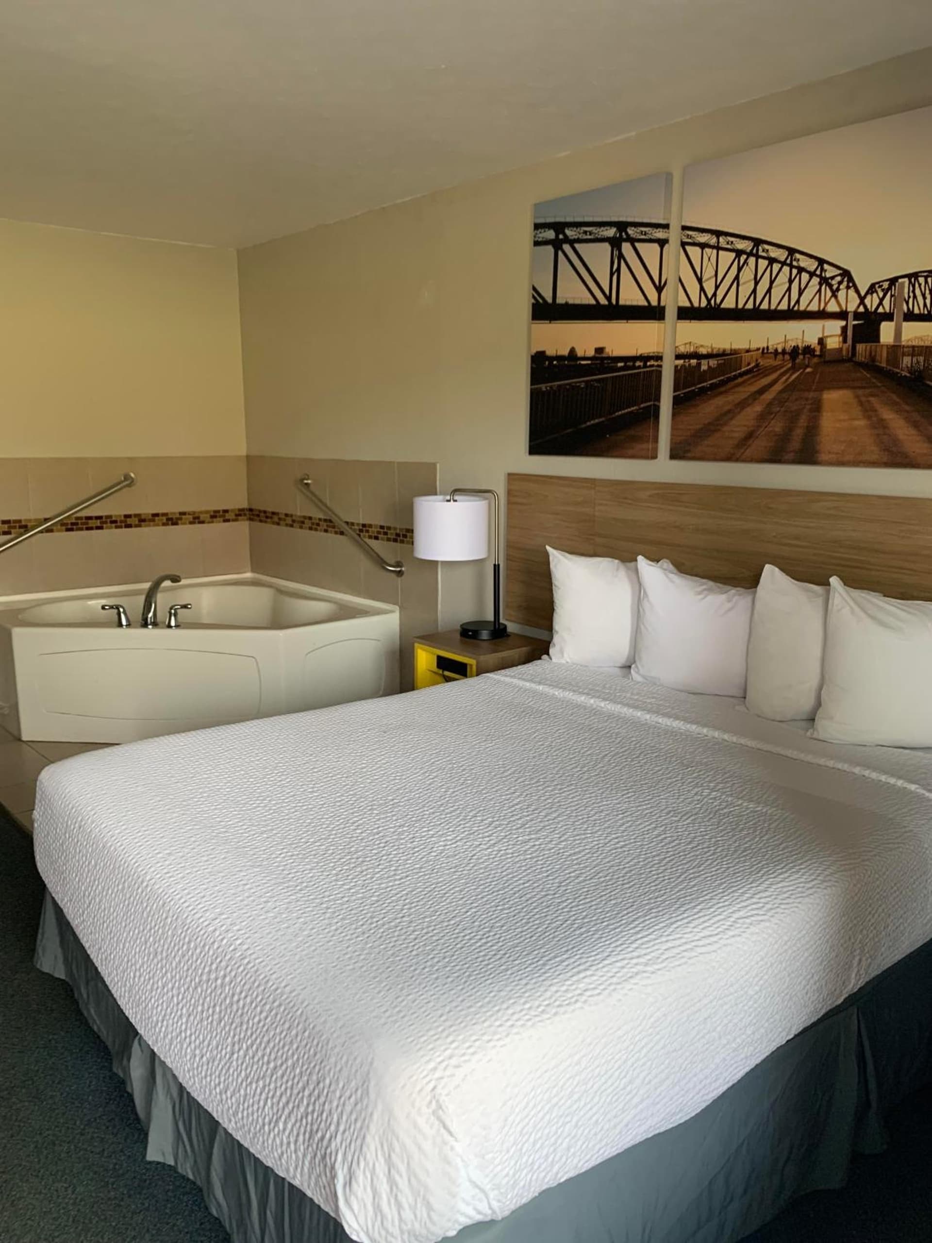 Days Inn by Wyndham Louisville Airport Fair and Expo Center gallery photo in Louisville, KY — image 11