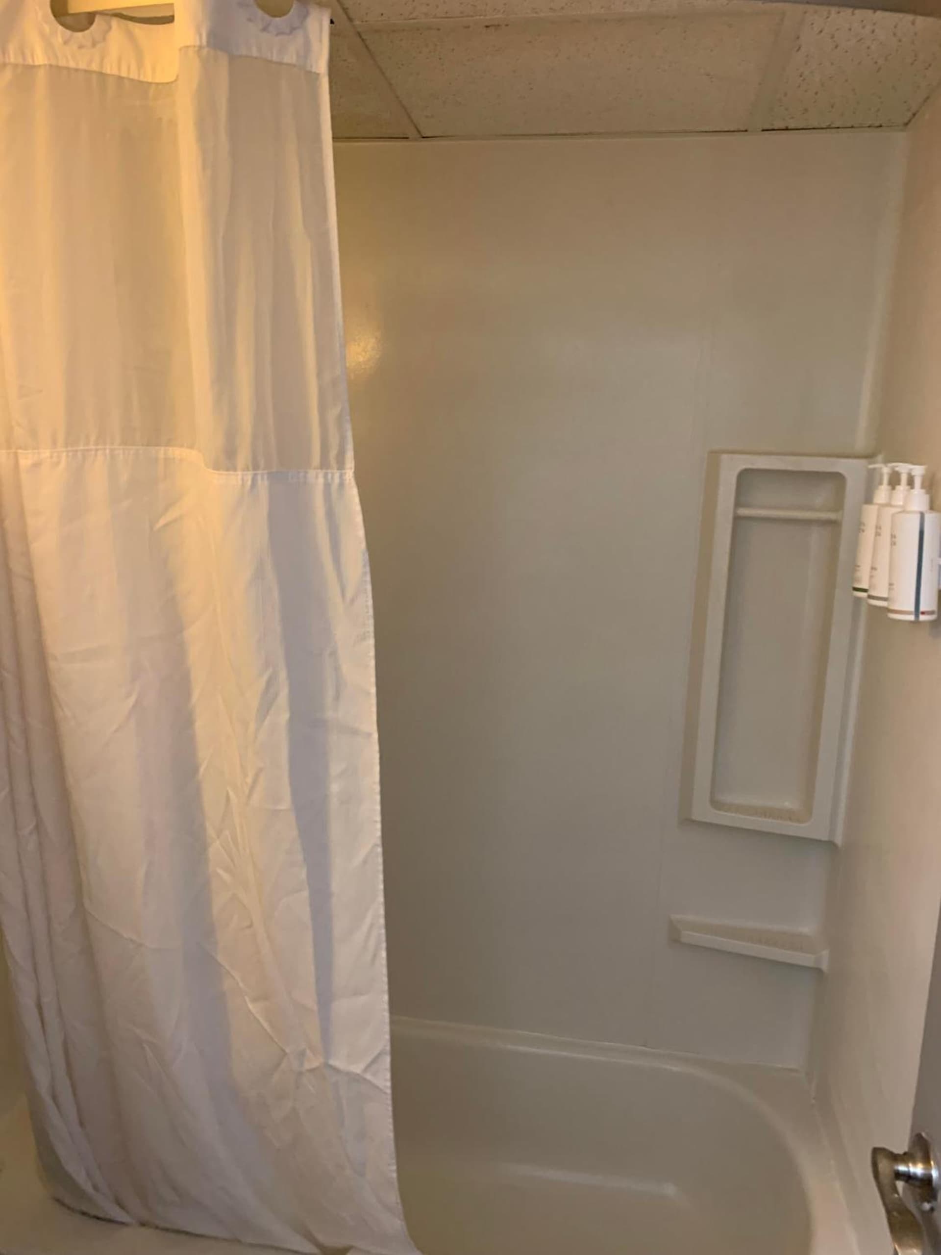 Days Inn by Wyndham Louisville Airport Fair and Expo Center gallery photo in Louisville, KY — image 41