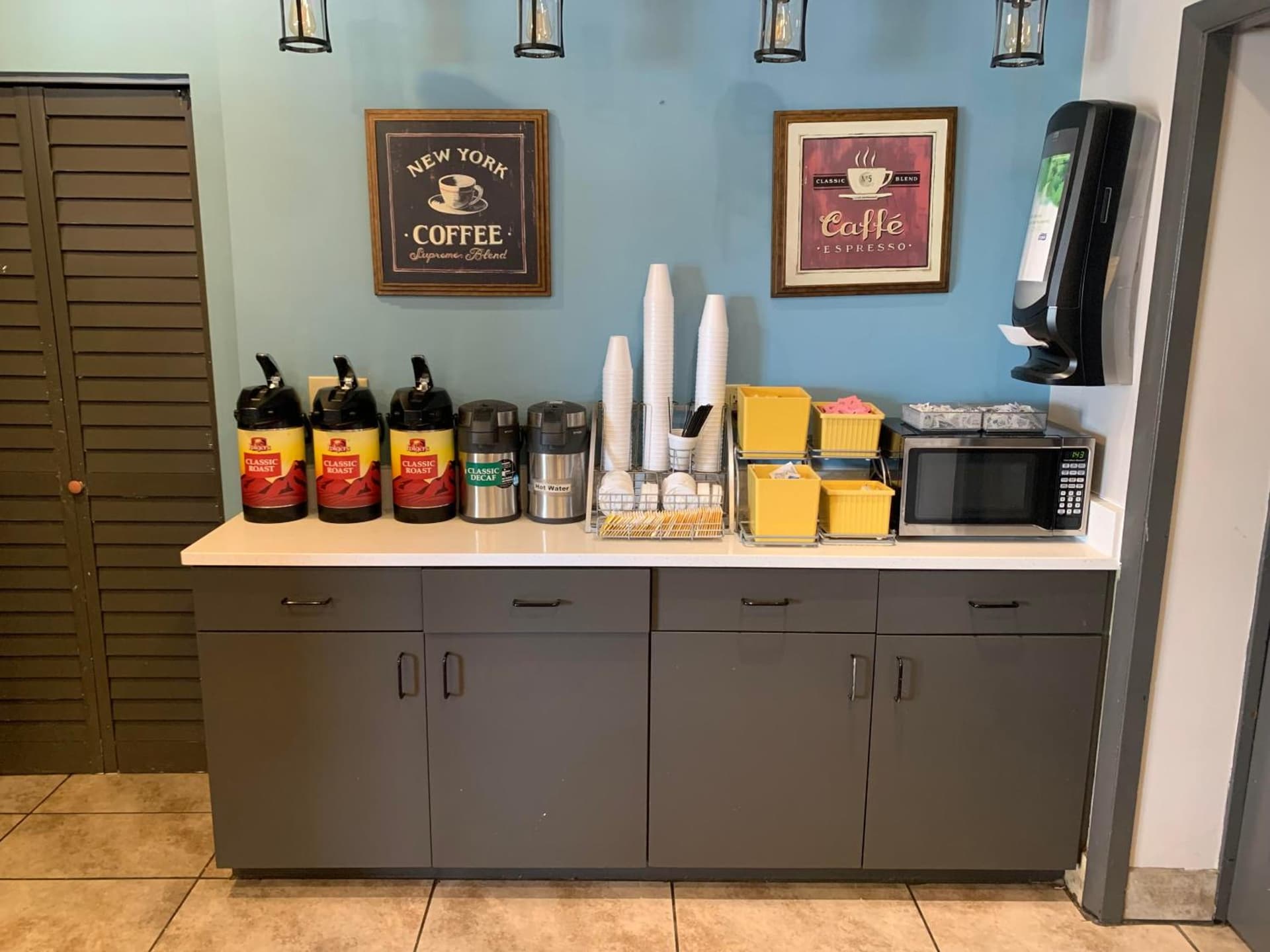 Days Inn by Wyndham Louisville Airport Fair and Expo Center gallery photo in Louisville, KY — image 43