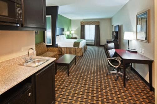 Holiday Inn Express Hotels & Suites Jacksonville by IHG interior in Jacksonville, TX — gallery photo 2