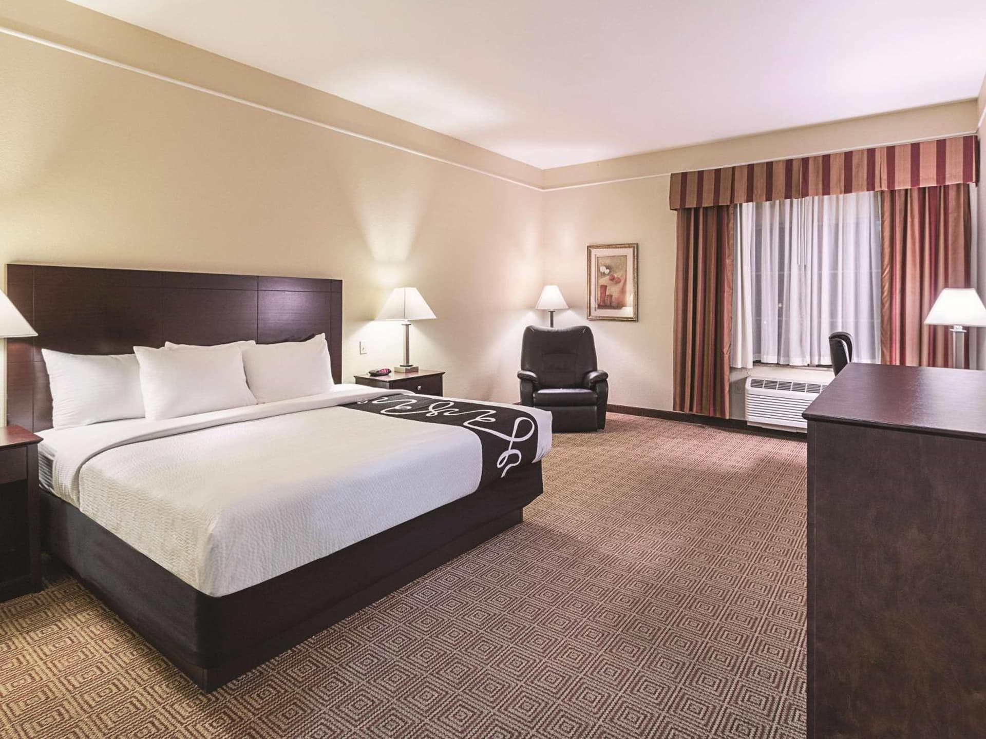 La Quinta by Wyndham Waxahachie gallery photo in Waxahachie, TX — image 9