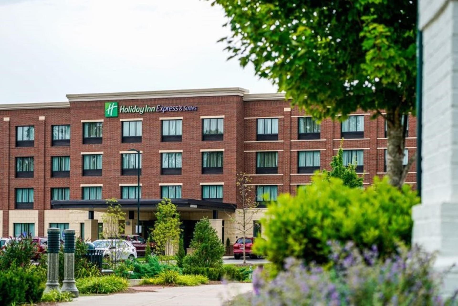 Holiday Inn Express & Suites Franklin - Berry Farms by IHG featured exterior or lobby in Franklin, TN — similar hotel