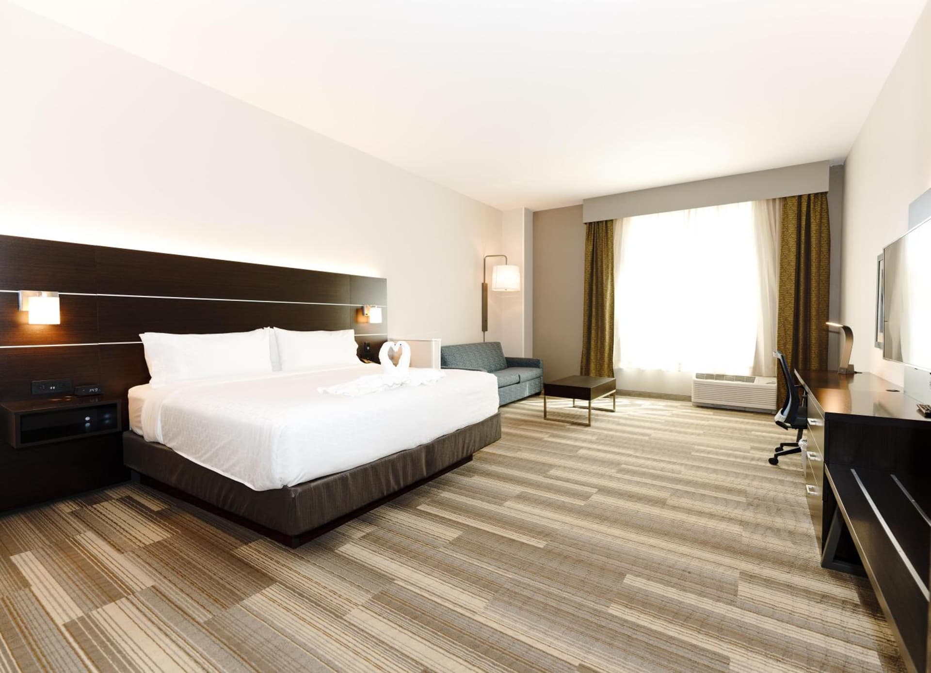 Holiday Inn Express & Suites Franklin - Berry Farms by IHG gallery photo in Franklin, TN — image 16