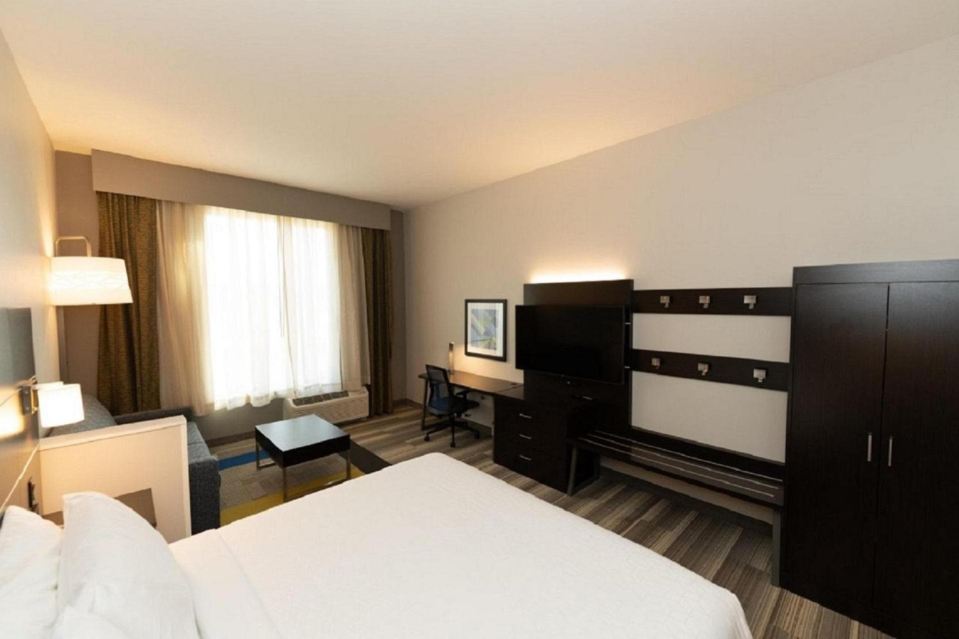 Holiday Inn Express & Suites Franklin - Berry Farms by IHG gallery photo in Franklin, TN — image 14