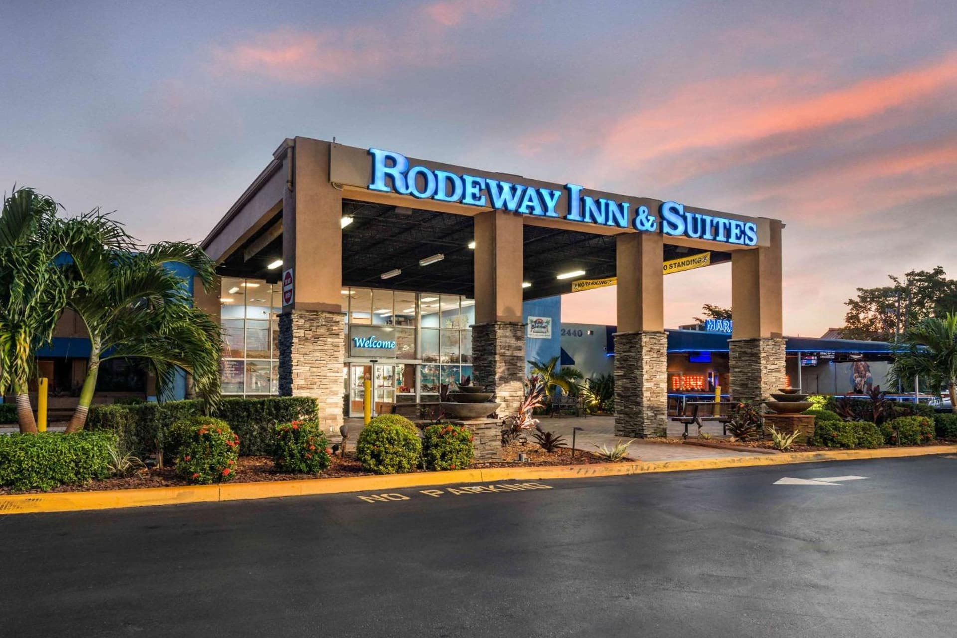 Rodeway Inn & Suites Fort Lauderdale Airport & Cruise Port featured exterior or lobby in Fort Lauderdale, FL — similar hotel