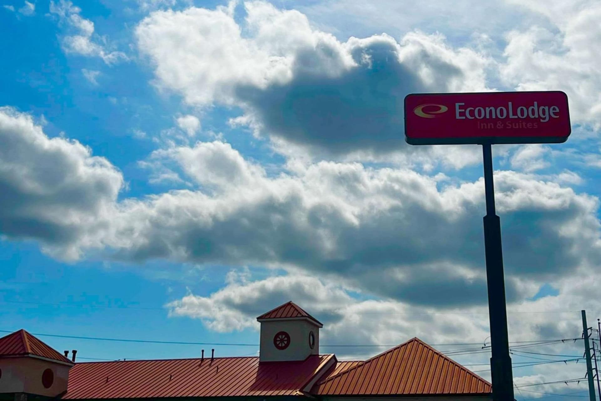 Econo Lodge Inn & Suites Downtown San Antonio Riverwalk Area featured exterior or lobby in San Antonio, TX — similar hotel