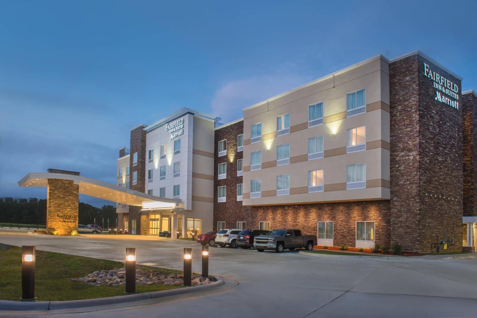 Fairfield Inn & Suites by Marriott Washington interior in Washington, NC — gallery photo 2