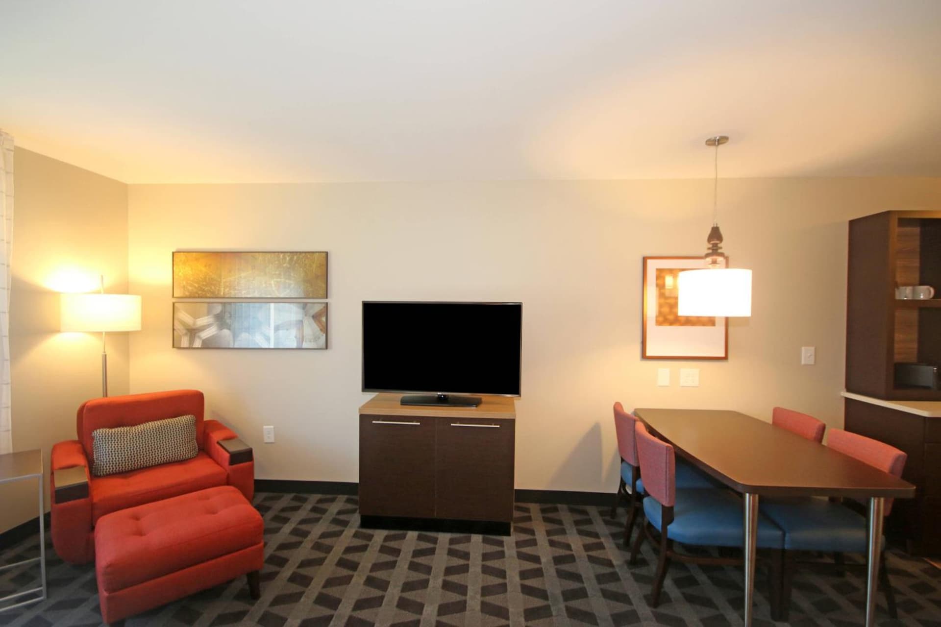 TownePlace Suites by Marriott Charleston-North Charleston interior in Charleston, SC — gallery photo 2