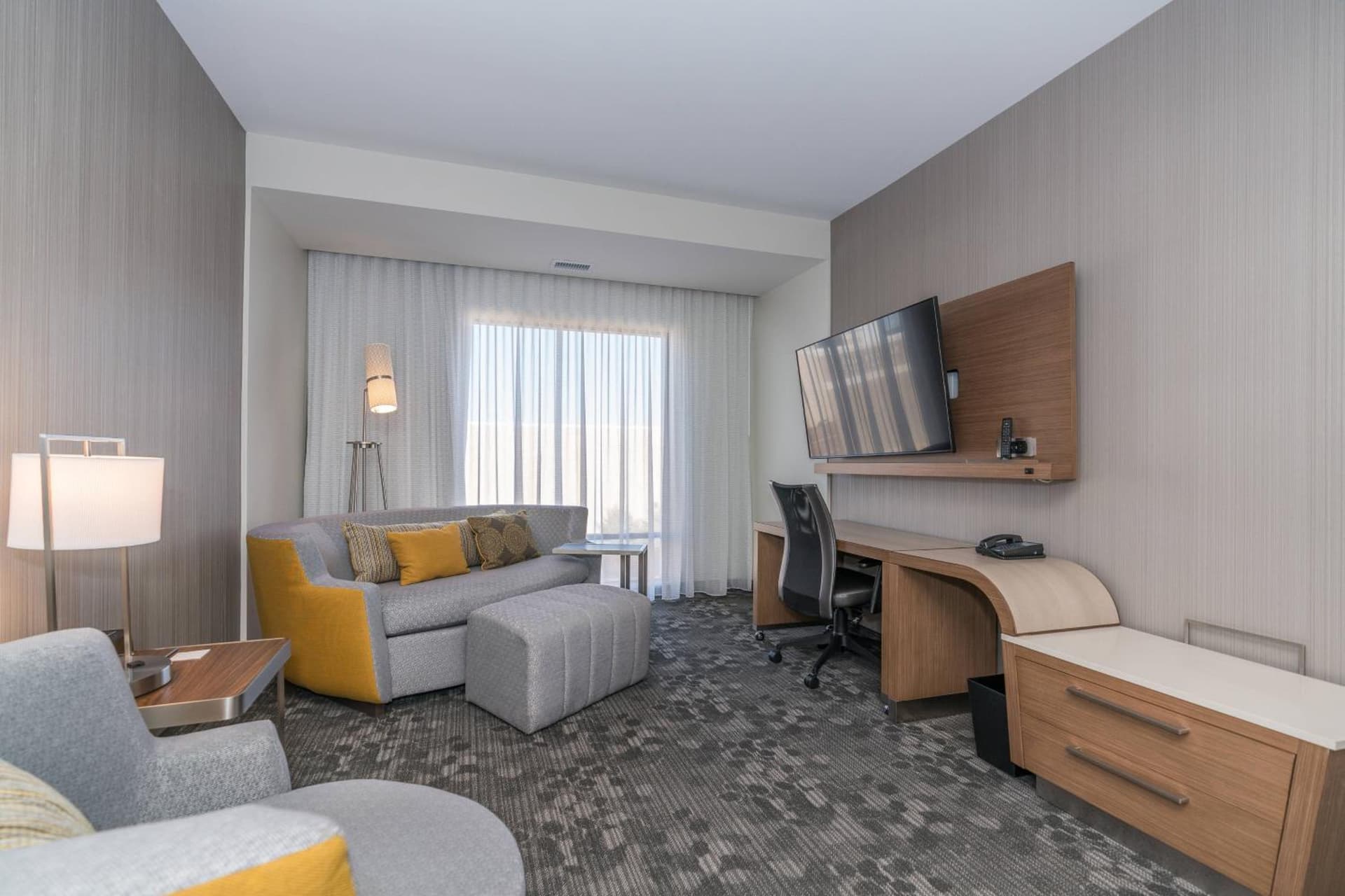 Courtyard by Marriott West Springfield gallery photo in West Springfield — image 19