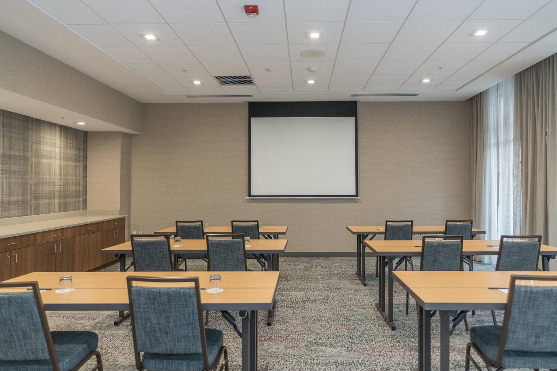 Courtyard by Marriott West Springfield gallery photo in West Springfield — image 32