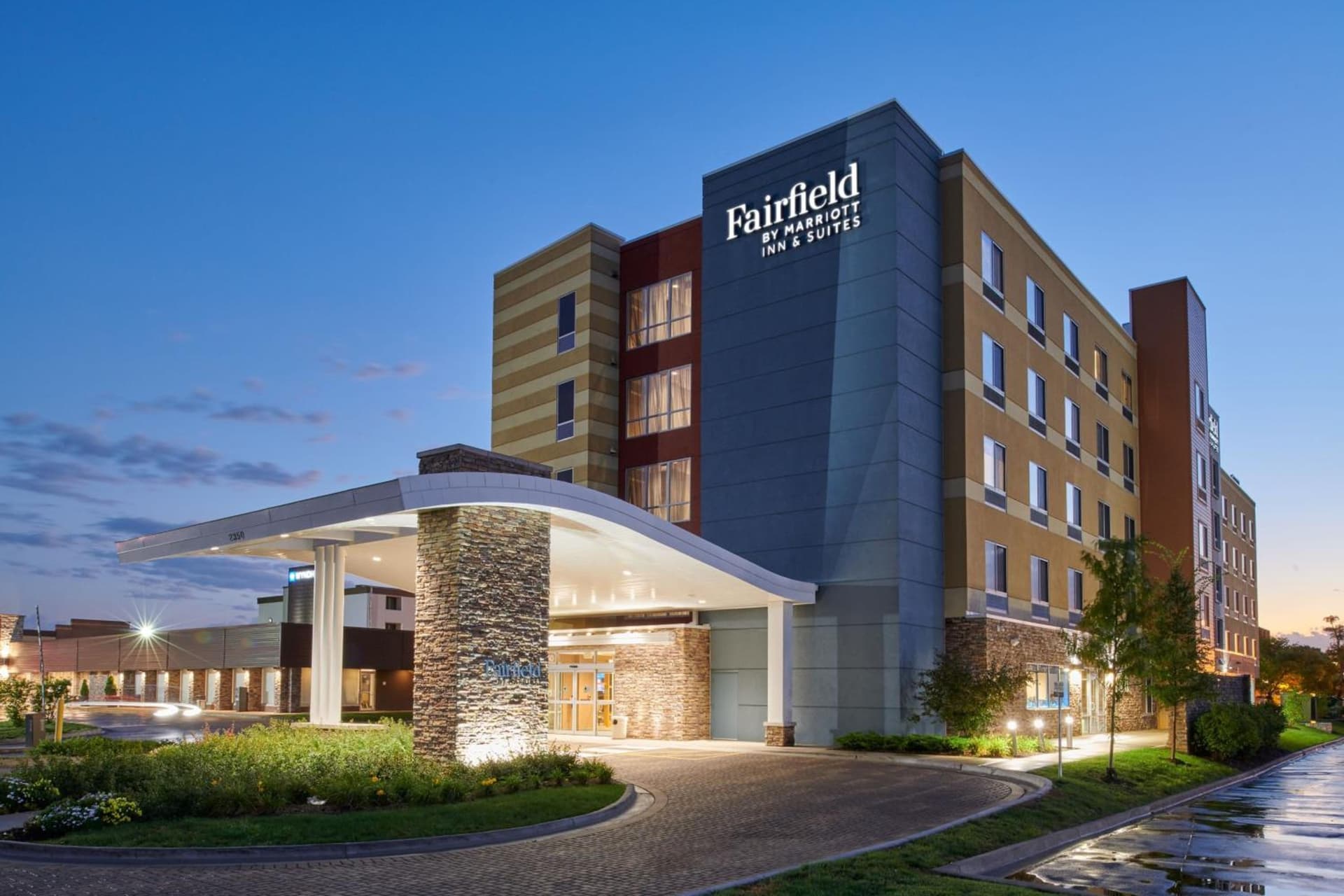 Fairfield Inn & Suites by Marriott Chicago O'Hare exterior or lobby in Des Plaines, IL — main listing photo