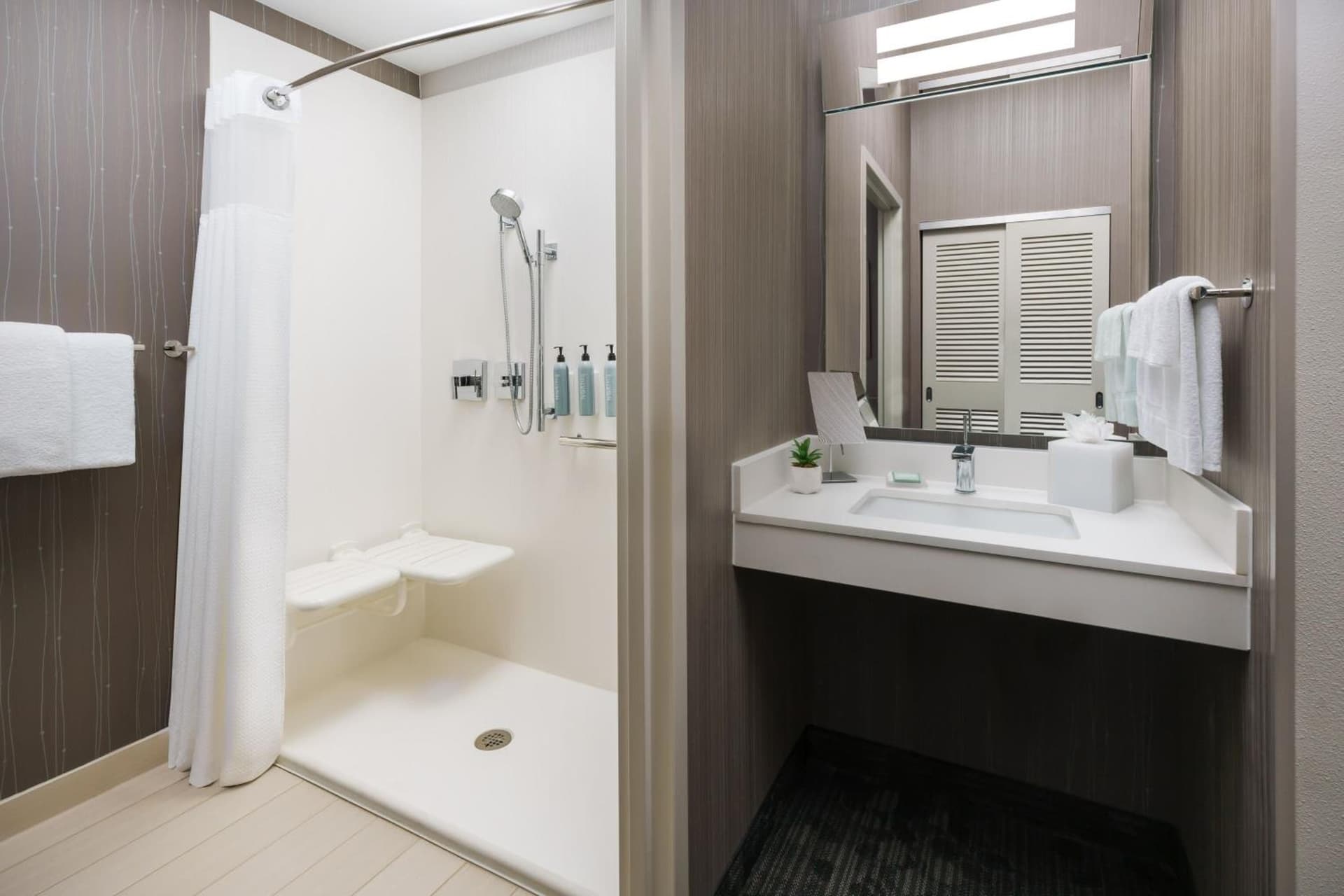 Courtyard by Marriott Dallas Lewisville gallery photo in Lewisville, TX — image 13