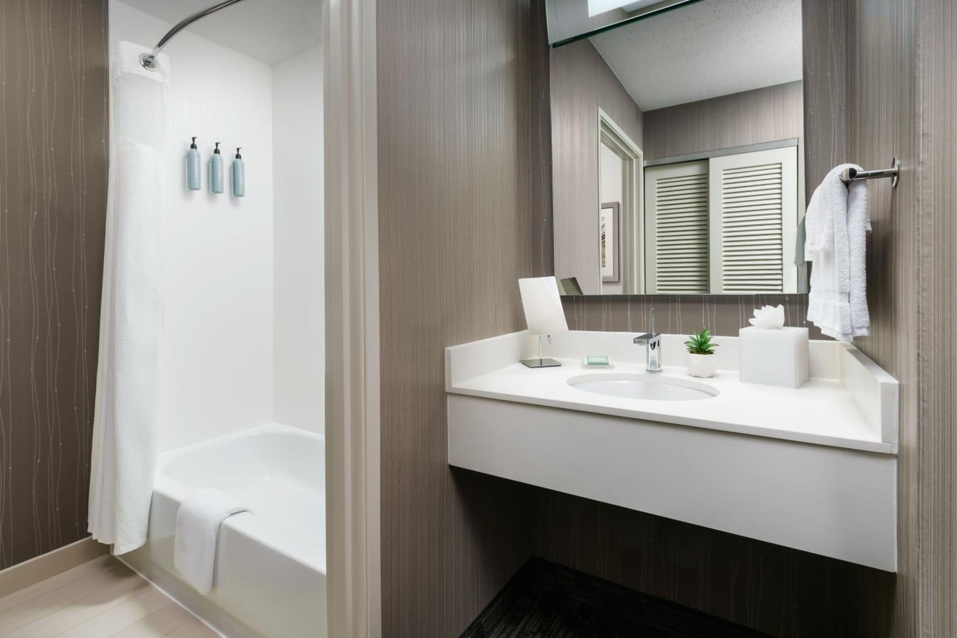 Courtyard by Marriott Dallas Lewisville gallery photo in Lewisville, TX — image 38