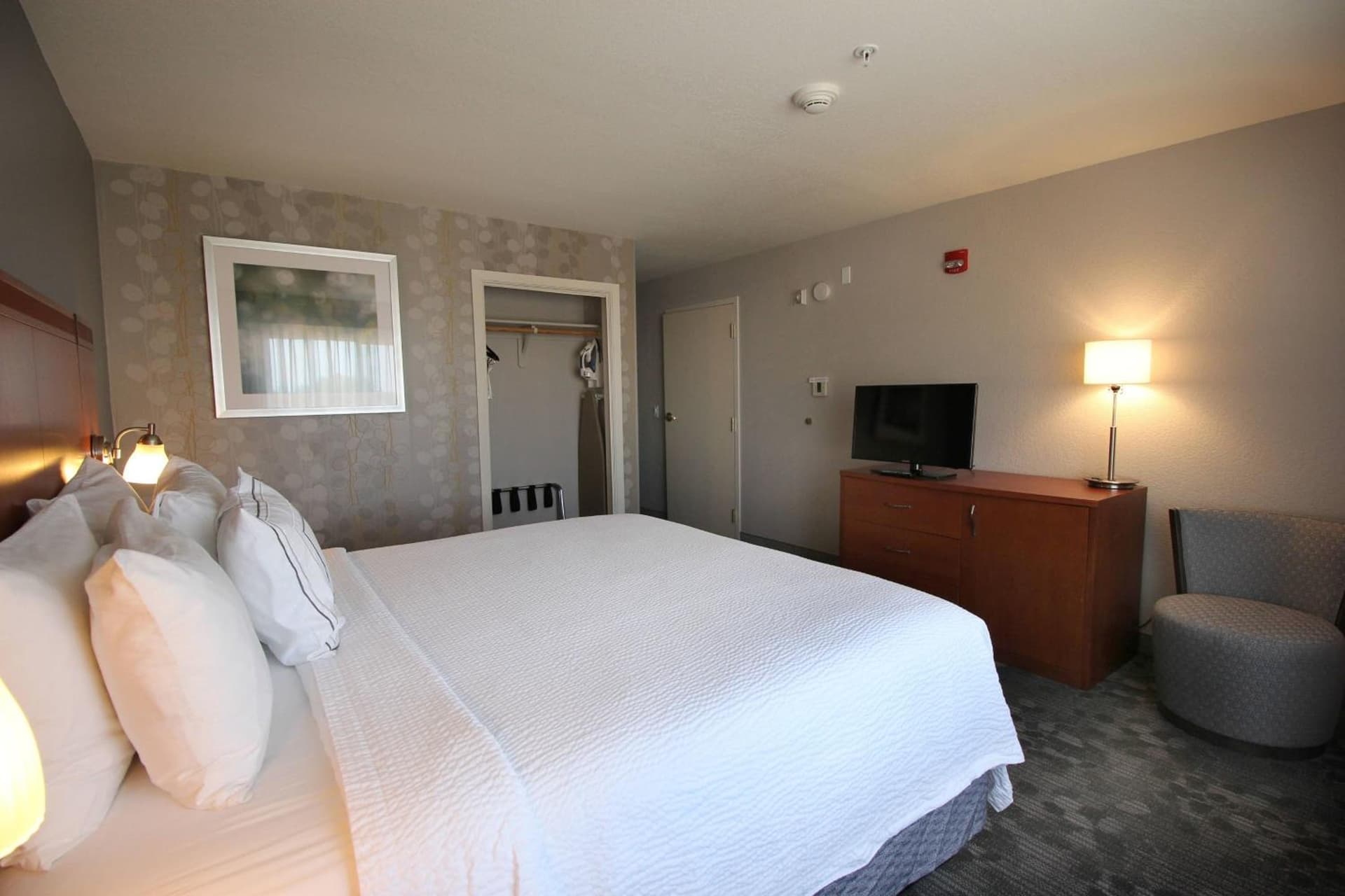 Courtyard by Marriott Merced gallery photo in Merced, CA — image 8