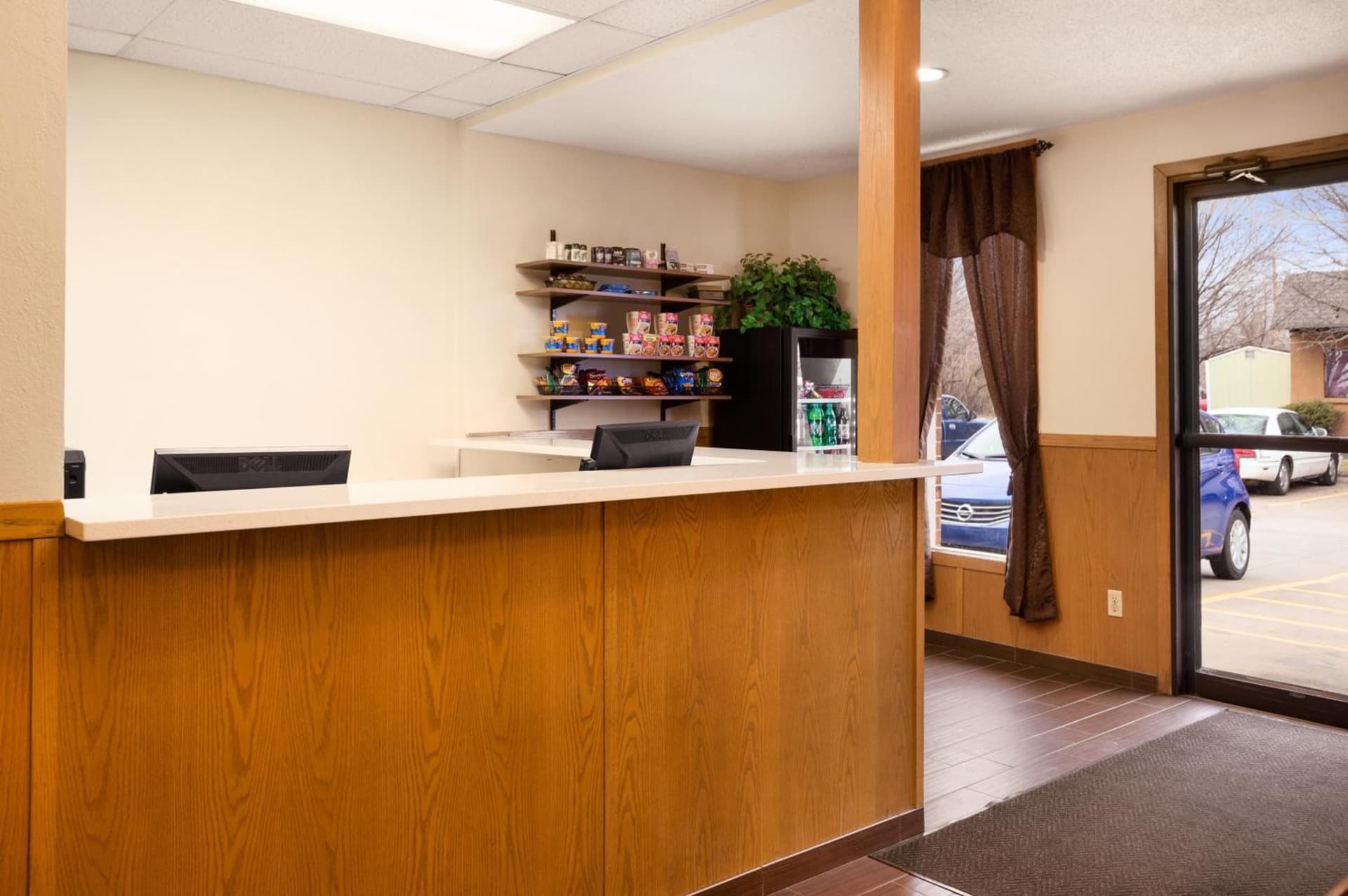 Americas Best Value Inn Pittsburg interior in Pittsburg, KS — gallery photo 2